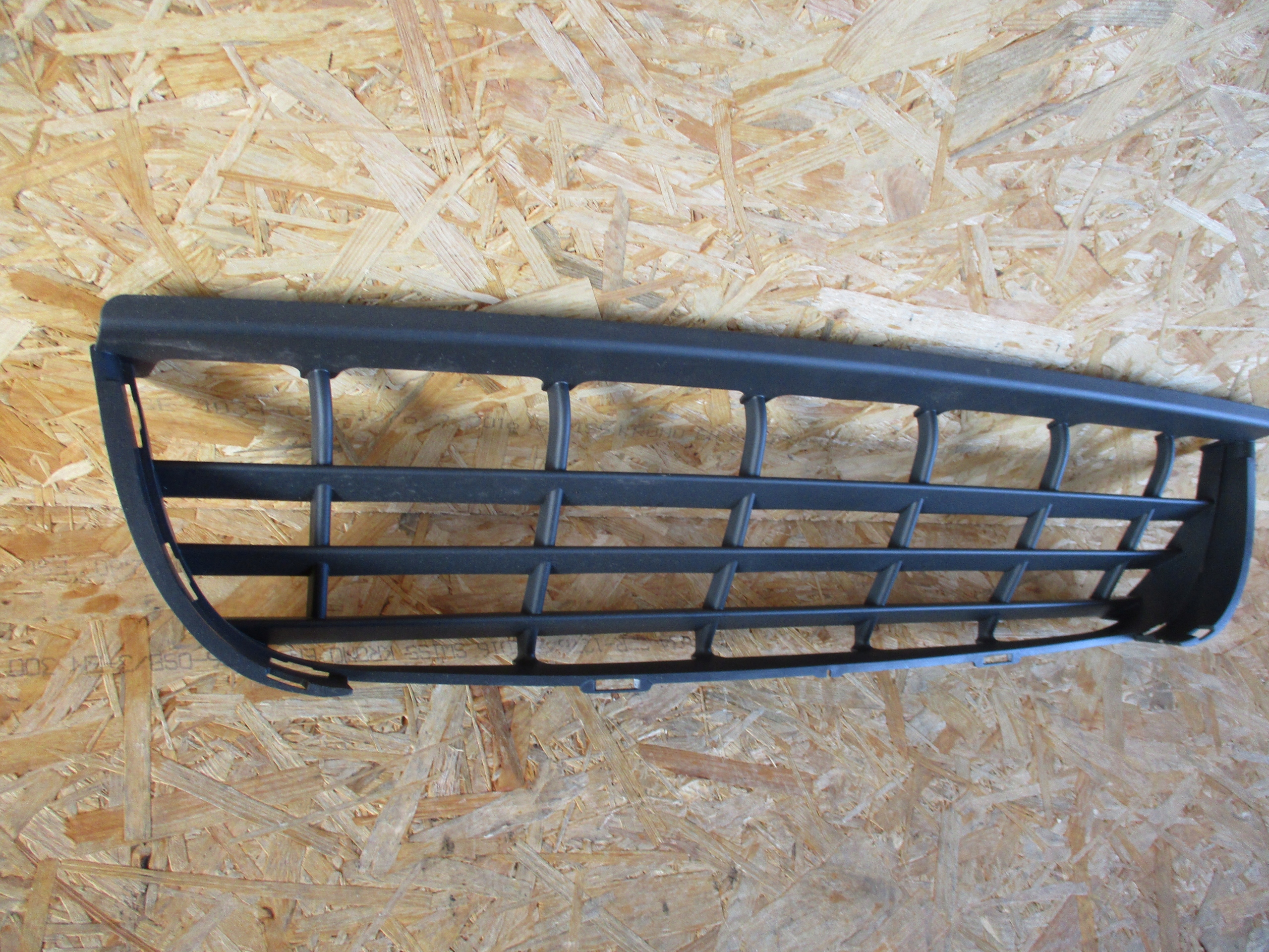 LÜFTUNGSGITTER MITTE DER STOSSSTANGE VW CRAFTER 2E0 2E0807835A