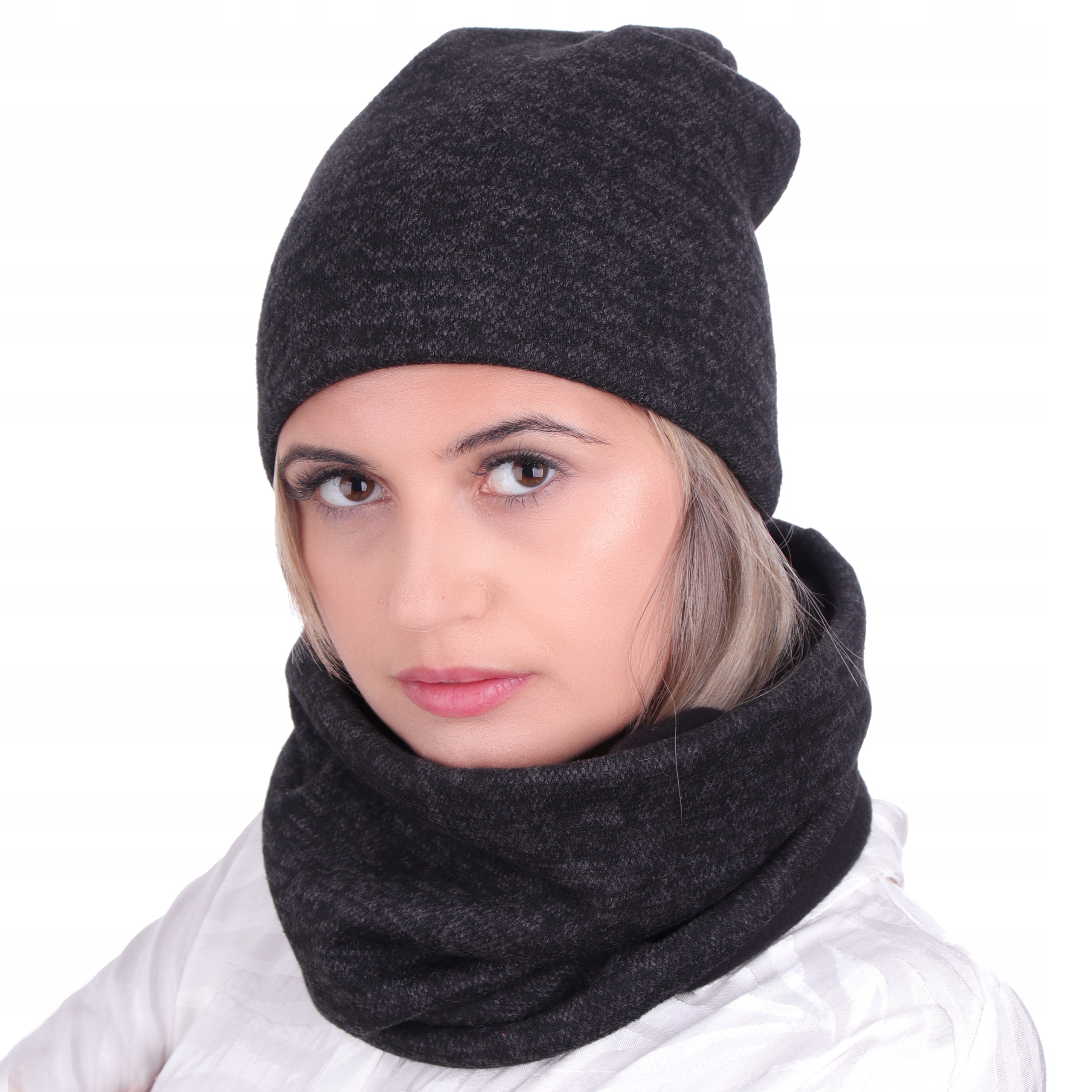 

Komplet damski czapka z pomponem i komin tuba