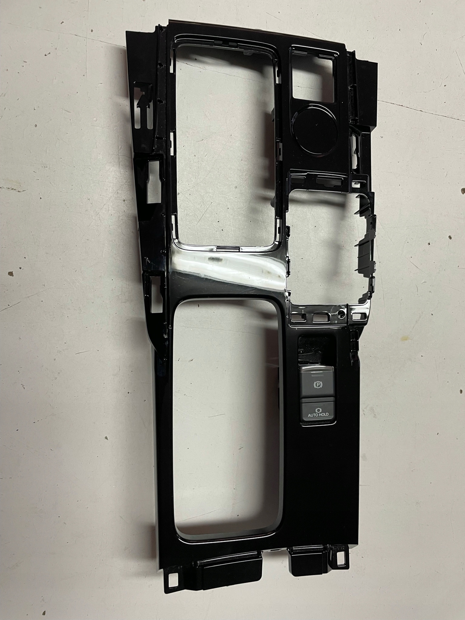 833832333 - Центральный туннель MITSUBISHI ECLIPSE CROSS
