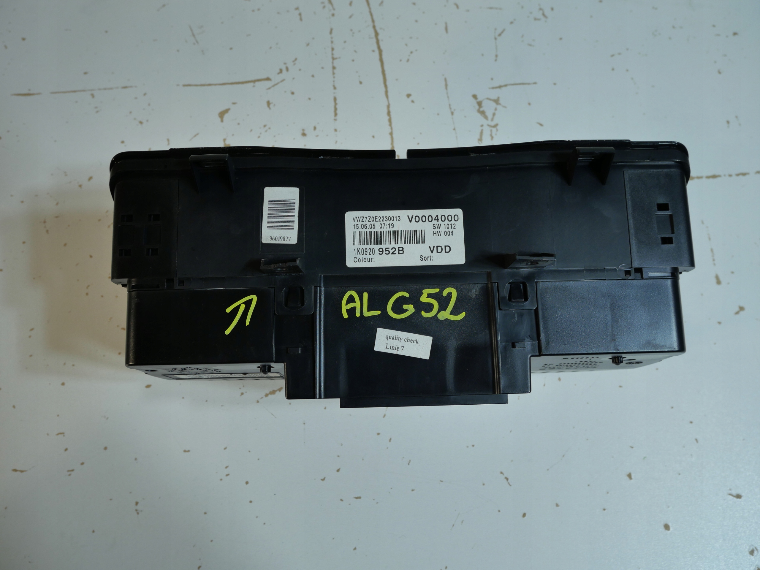 dials clock VW GOLF V 1K0920952B