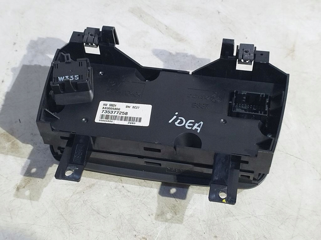 Fiat Idea control panel air conditioning devices