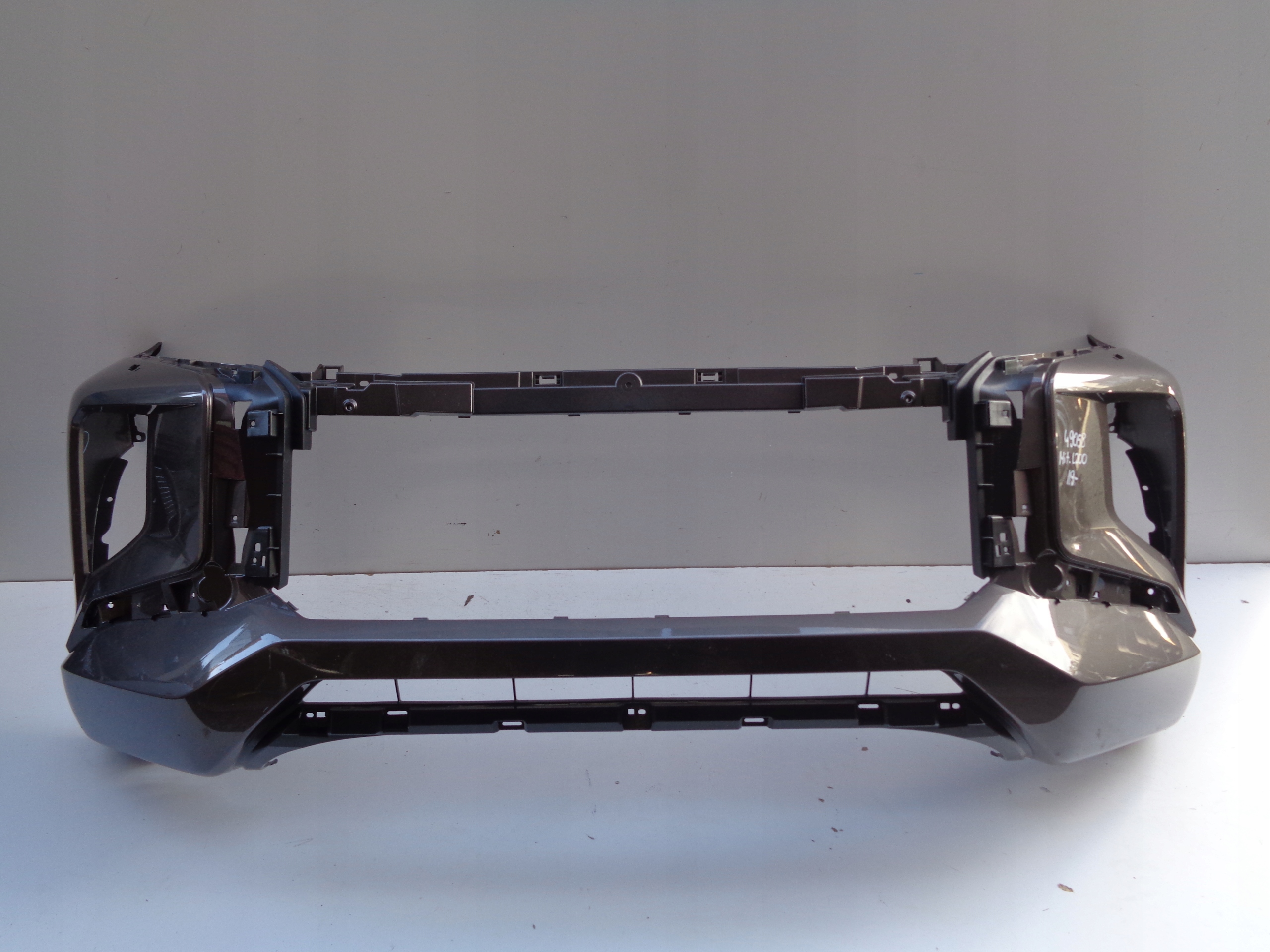 front bumper MITSUBISHI L200 19- NR 49058