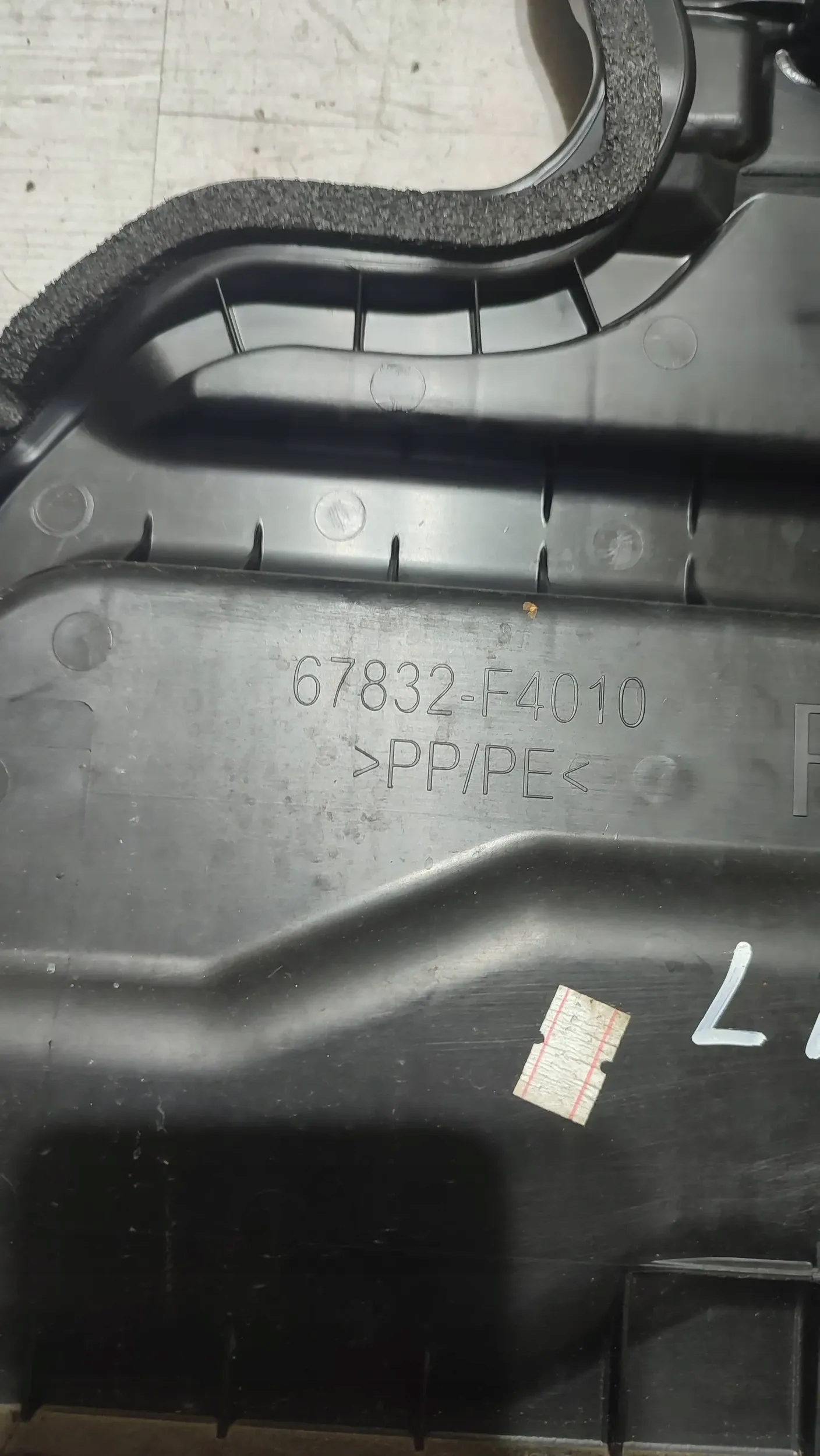 Toyota C-HR and 1.2 19r front side left side door soundproofing