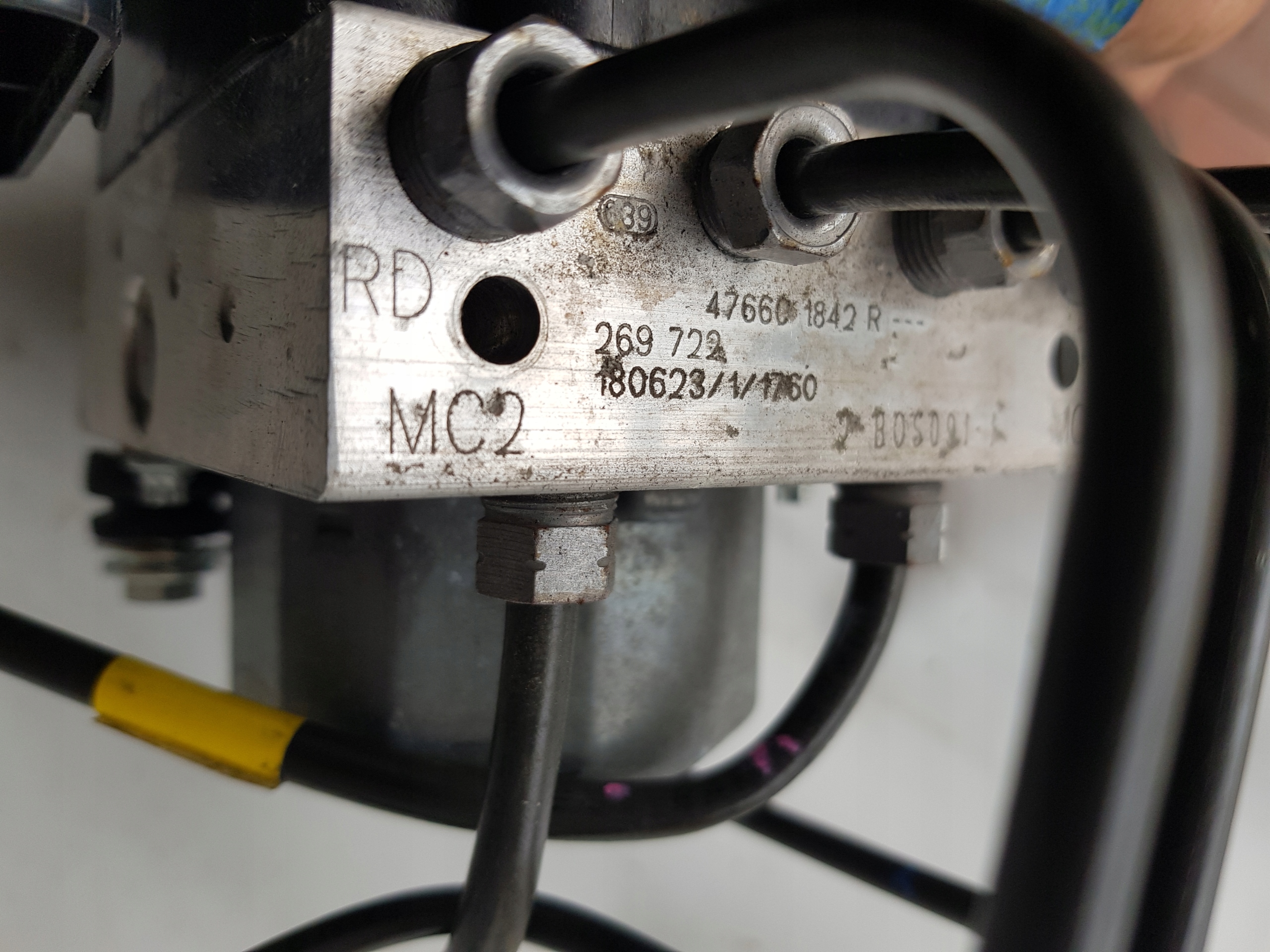 pump control unit ABS RENAULT CLIO IV 476601842R