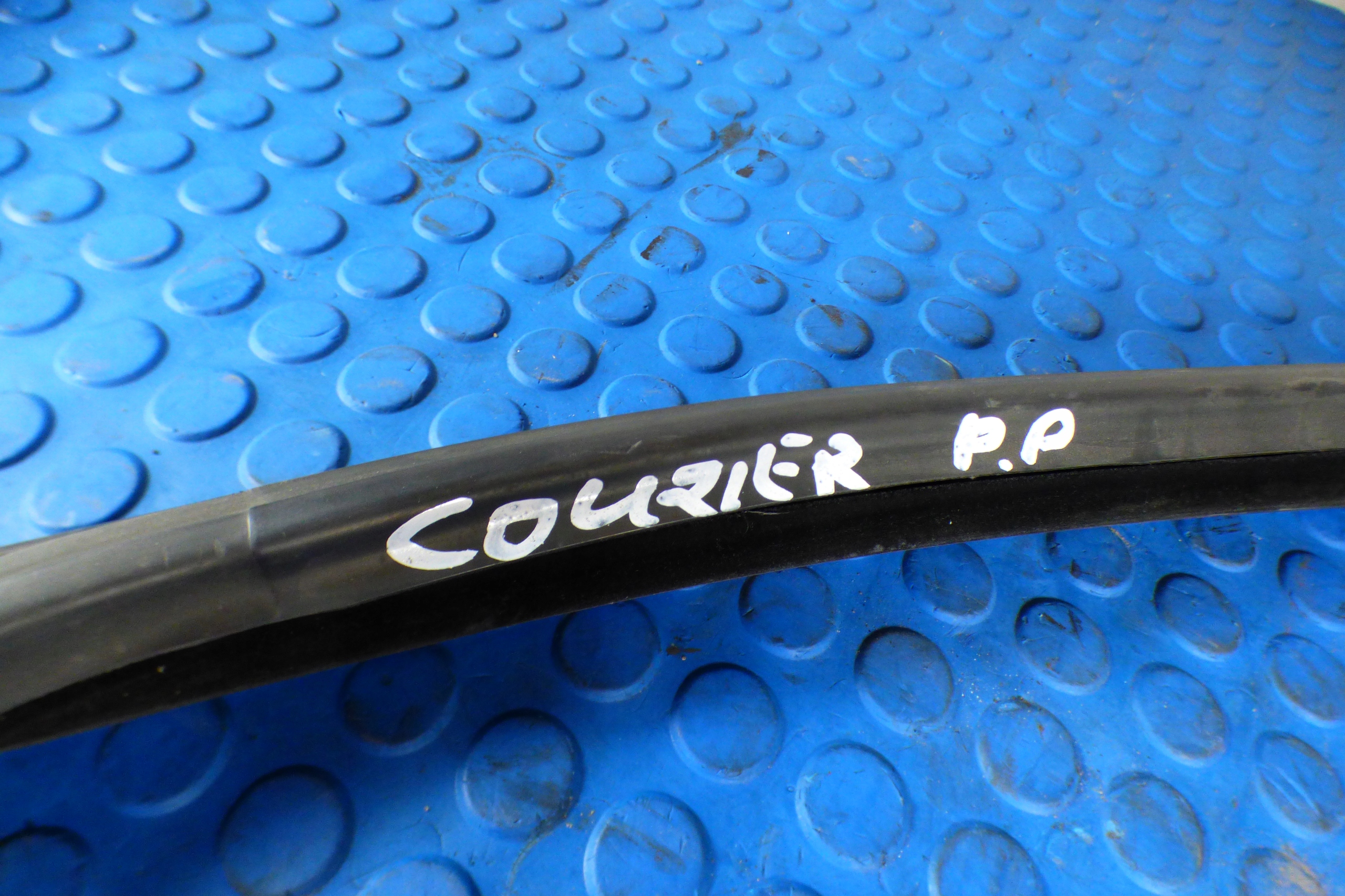 gasket door windows right front FORD TRANSIT COURIER II MK2
