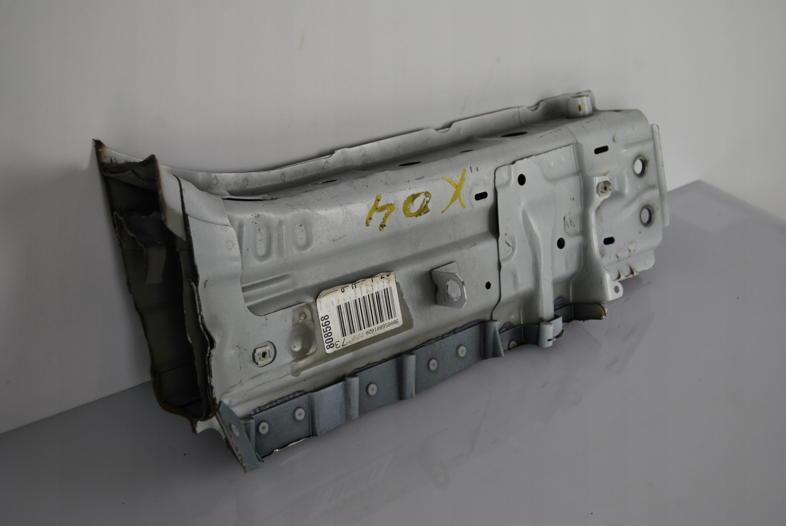 quarter left front Chevrolet Camaro 2016+
