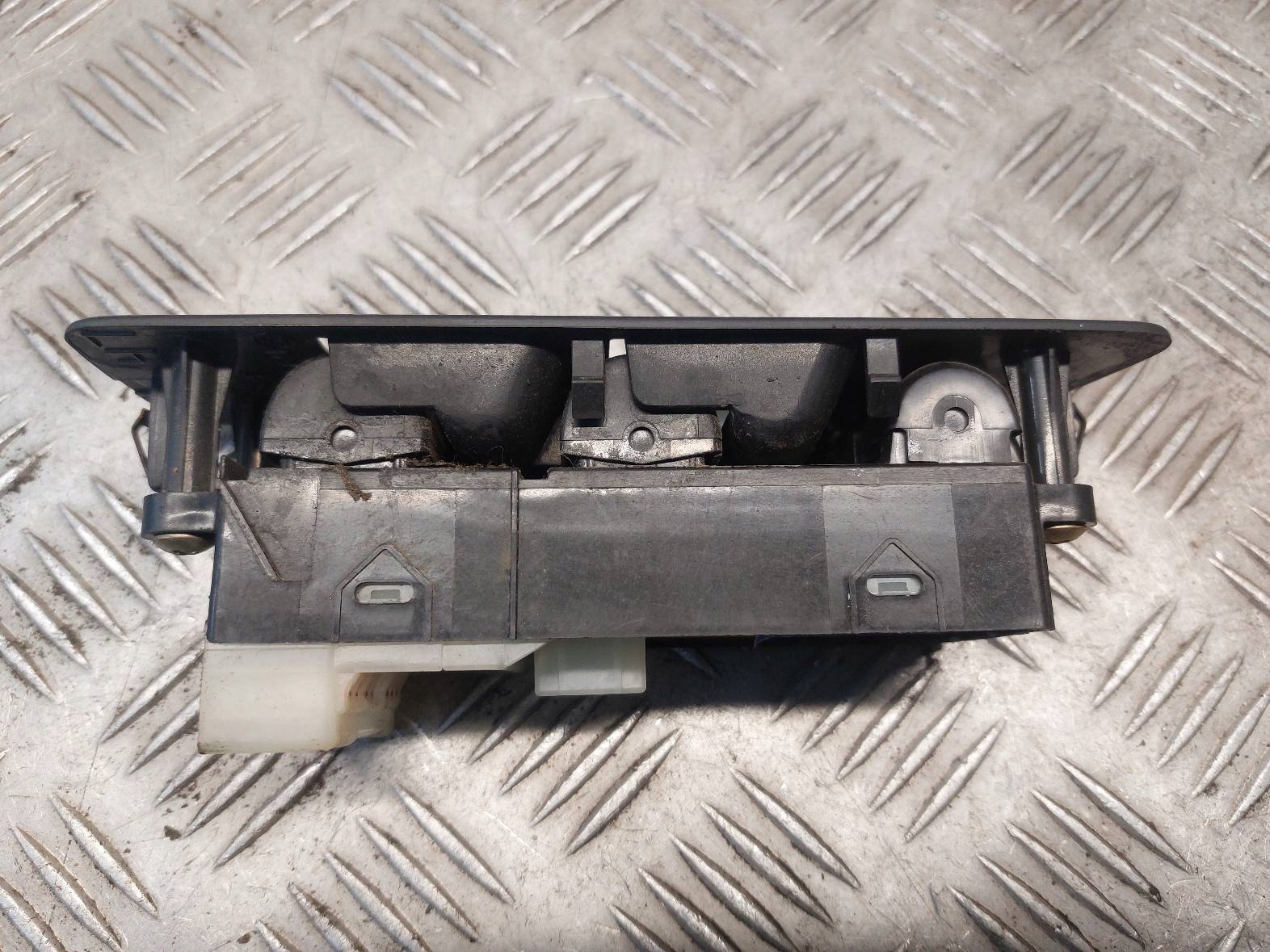 switch PANEL of the window left front SUBARU FORESTER and LIFT