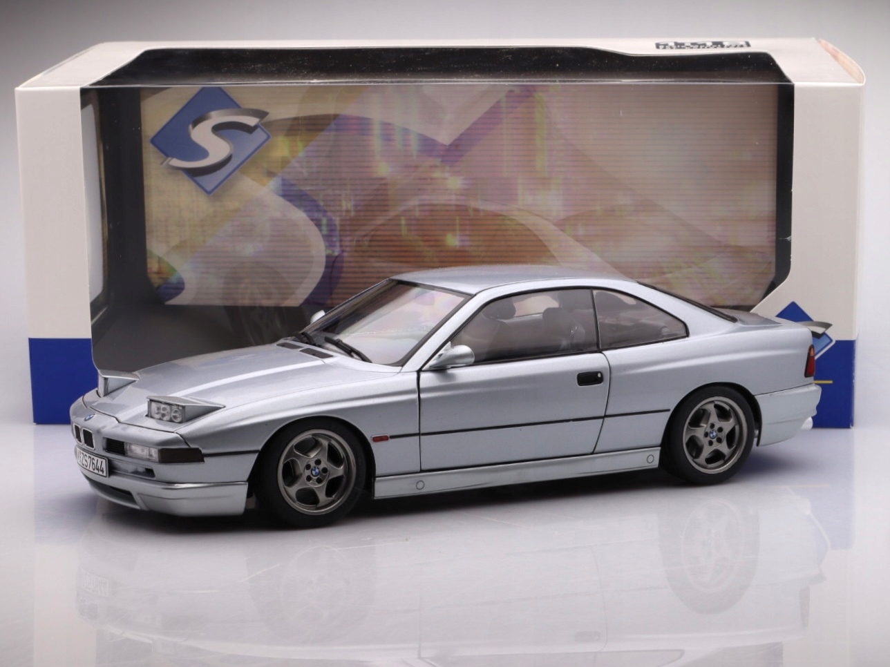 Bmw 850 (E31) Csi 1992, stříbrná Solido 1:18