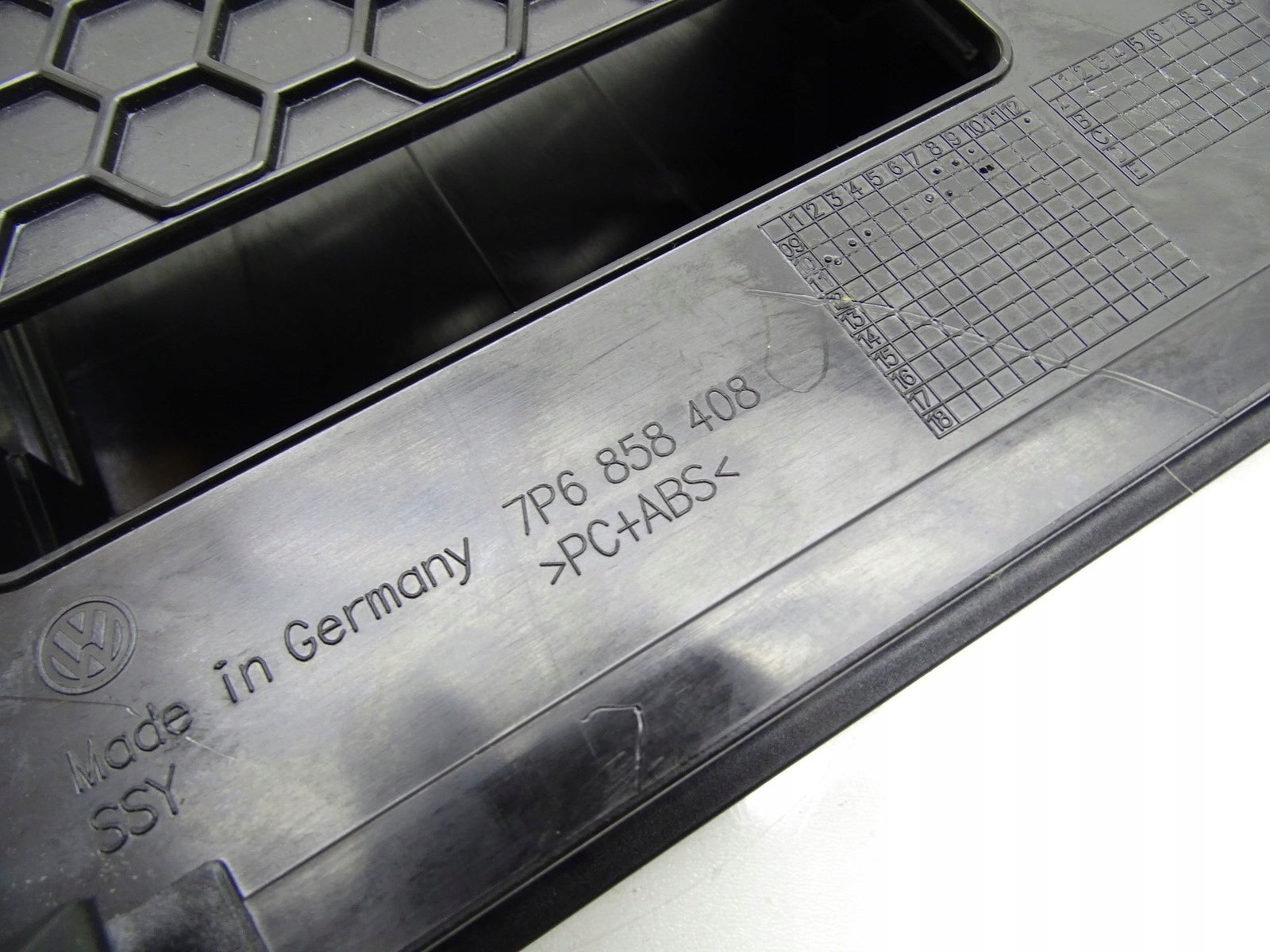 bracket navigation devices STEROWNIKA VW TOUAREG 7P II 7P6858408