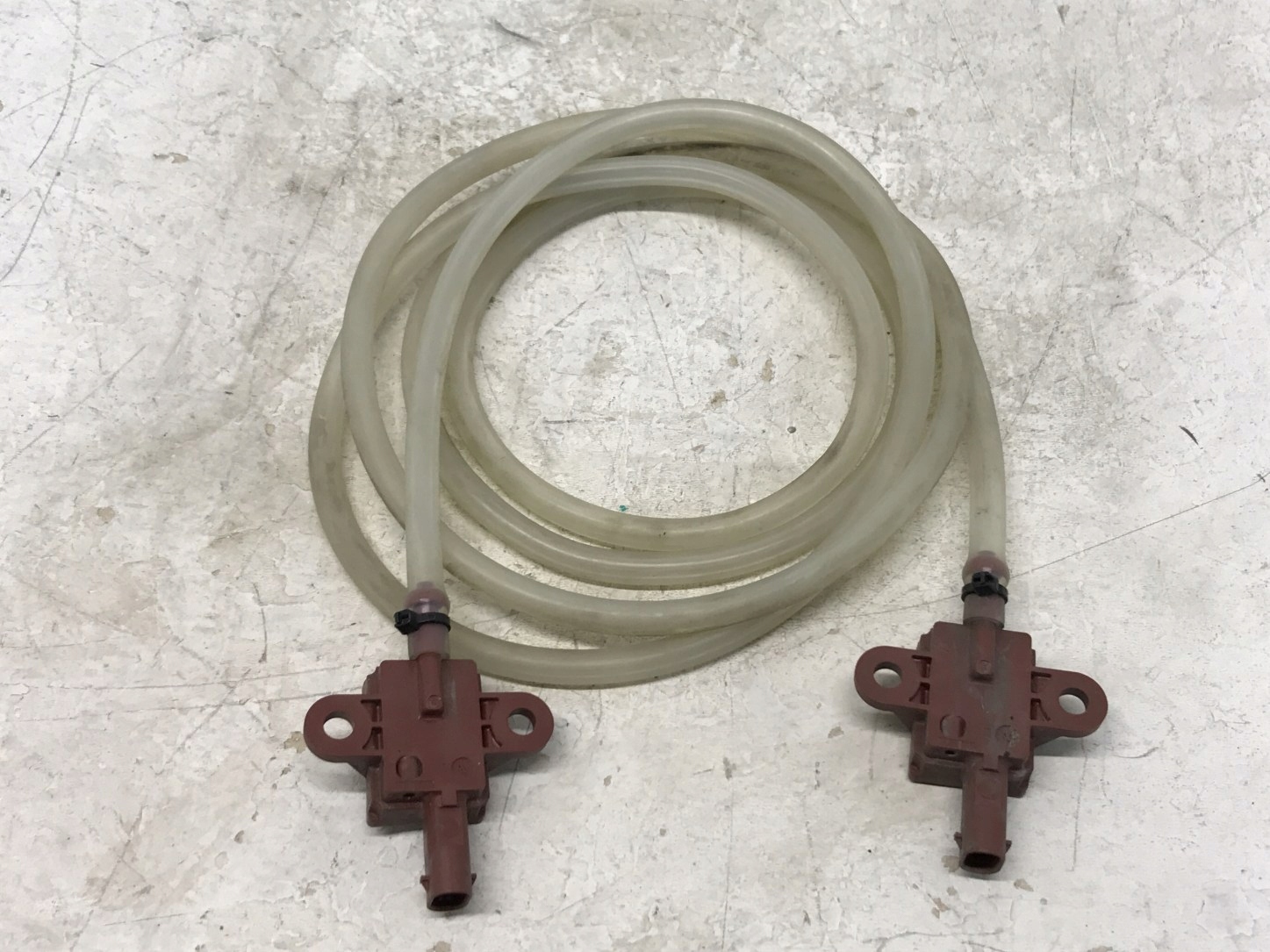 MERCEDES W213 пешеходный датчик A2139051500