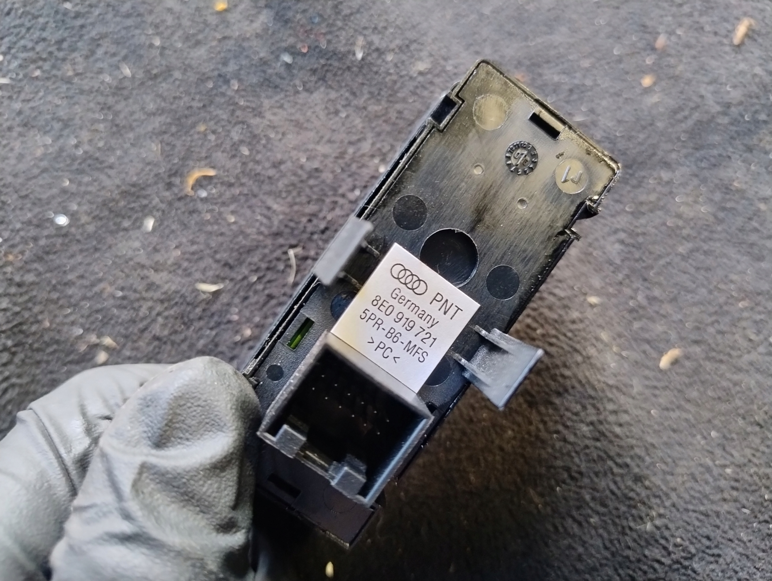 switch switch AUDI A4 B7 04-08 8E0919721
