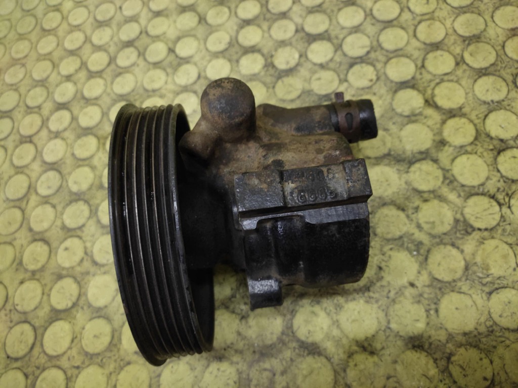 DACIA SANDERO 1.4 servo pump 8200888500