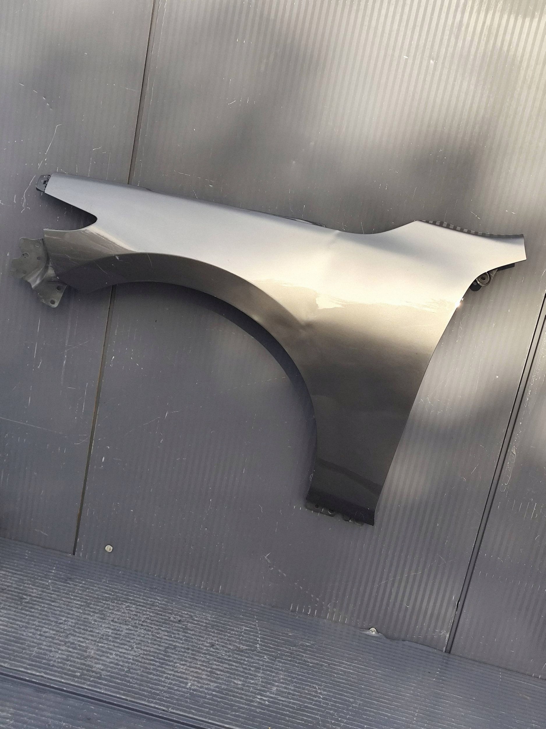 MAZDA 3 IV kotflügel vorne links