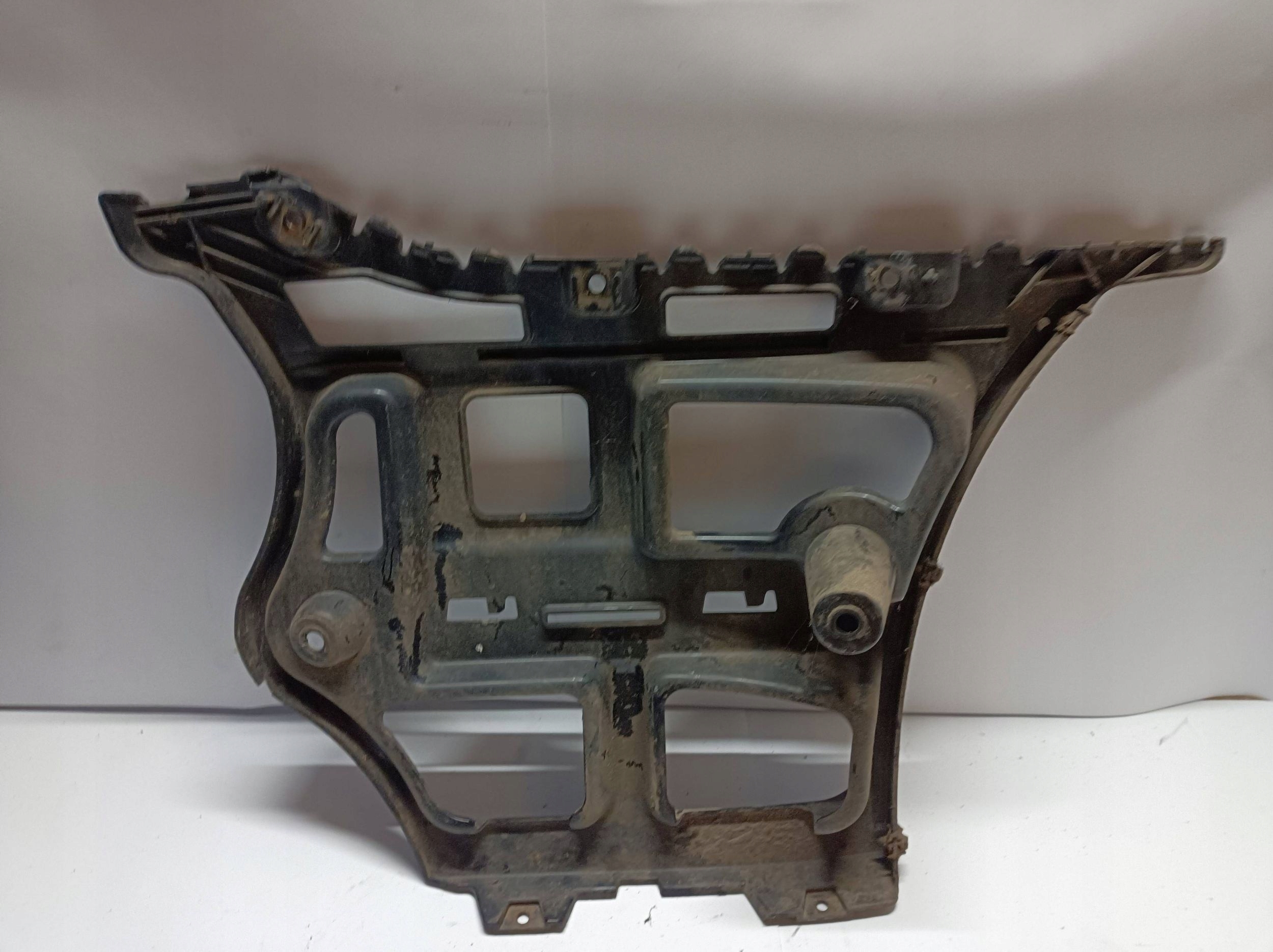 bumper bracket of the rear left BMW 3 E90 E91 7058519