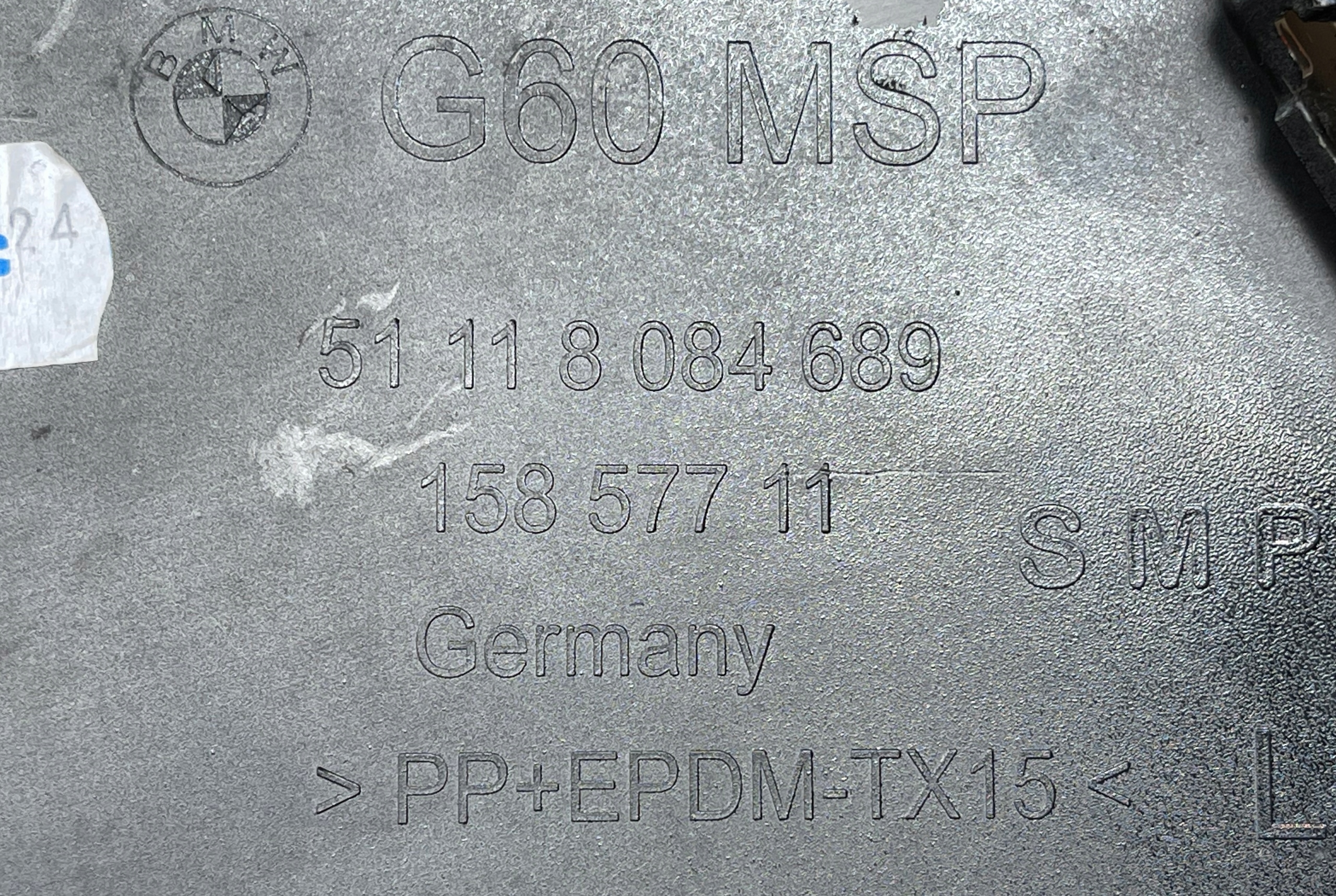 BMW 5 G60 G61 m-packet grid of a bumper left front 8084689