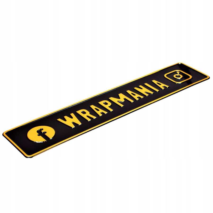 

Tablica z napisem własnym logo Facebook Instagram
