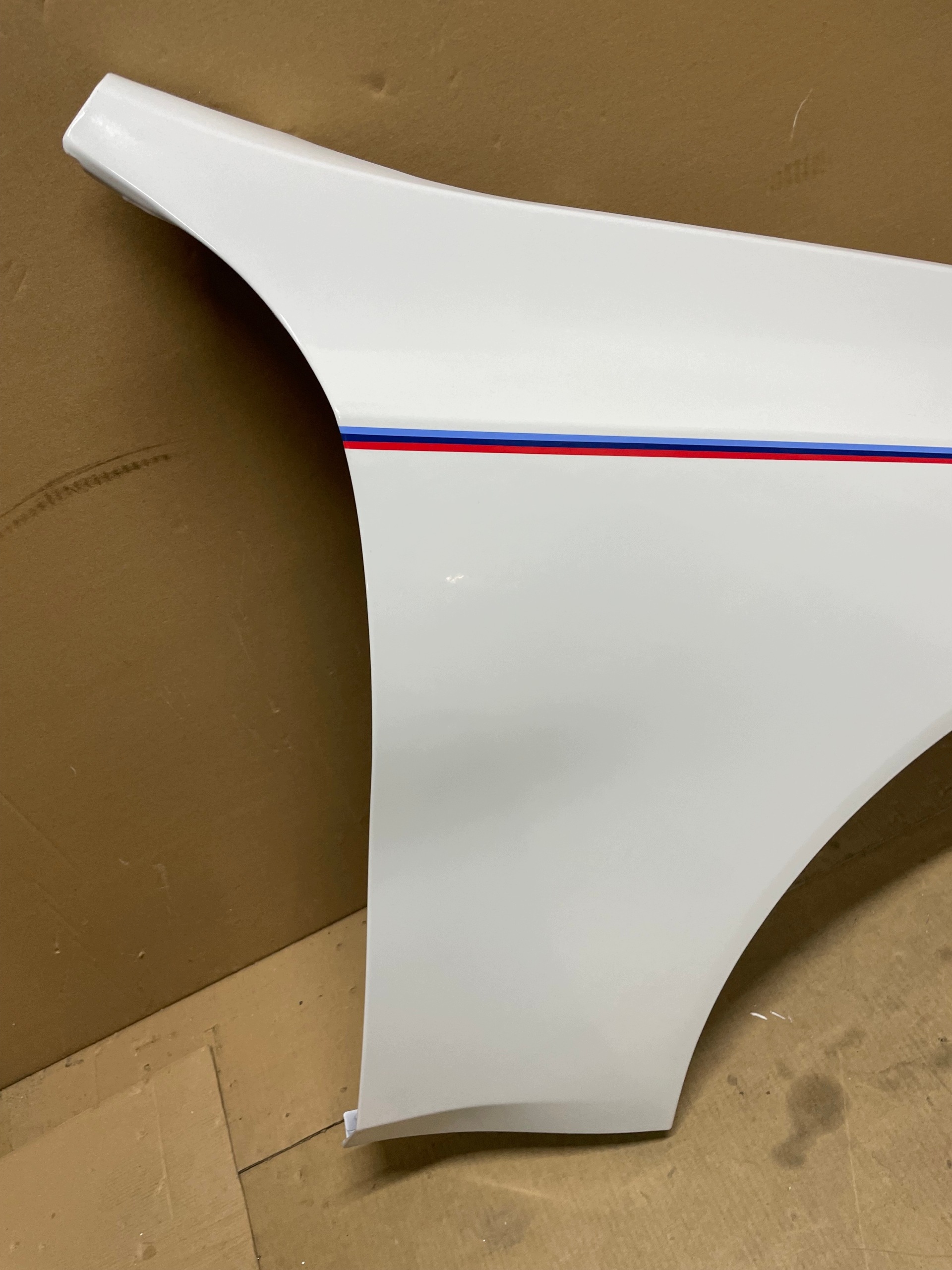 fender front right BMW 7 G70 m-packet A300