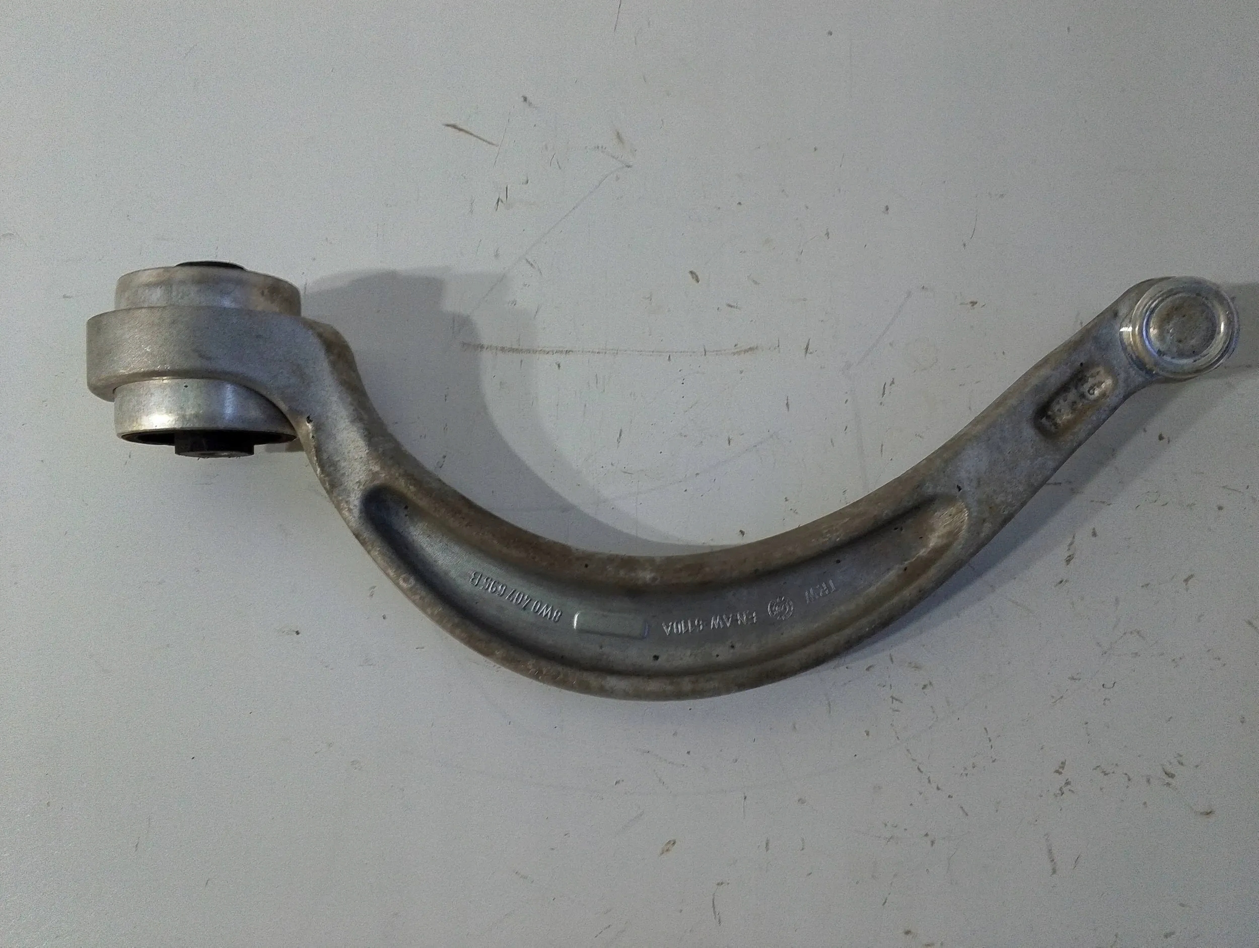 Audi A4 A5 B9 arm front left 8W0407695B (Q227)