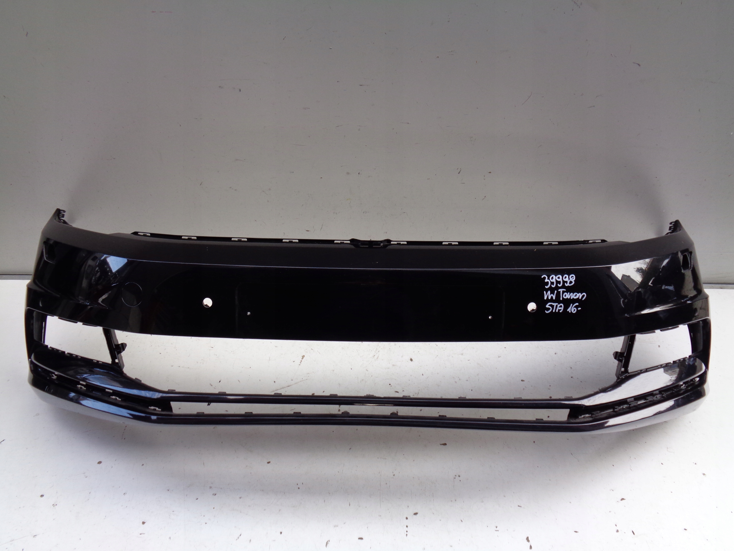 Frontstoßstange VW TOURAN 5TA 16- NR 39998