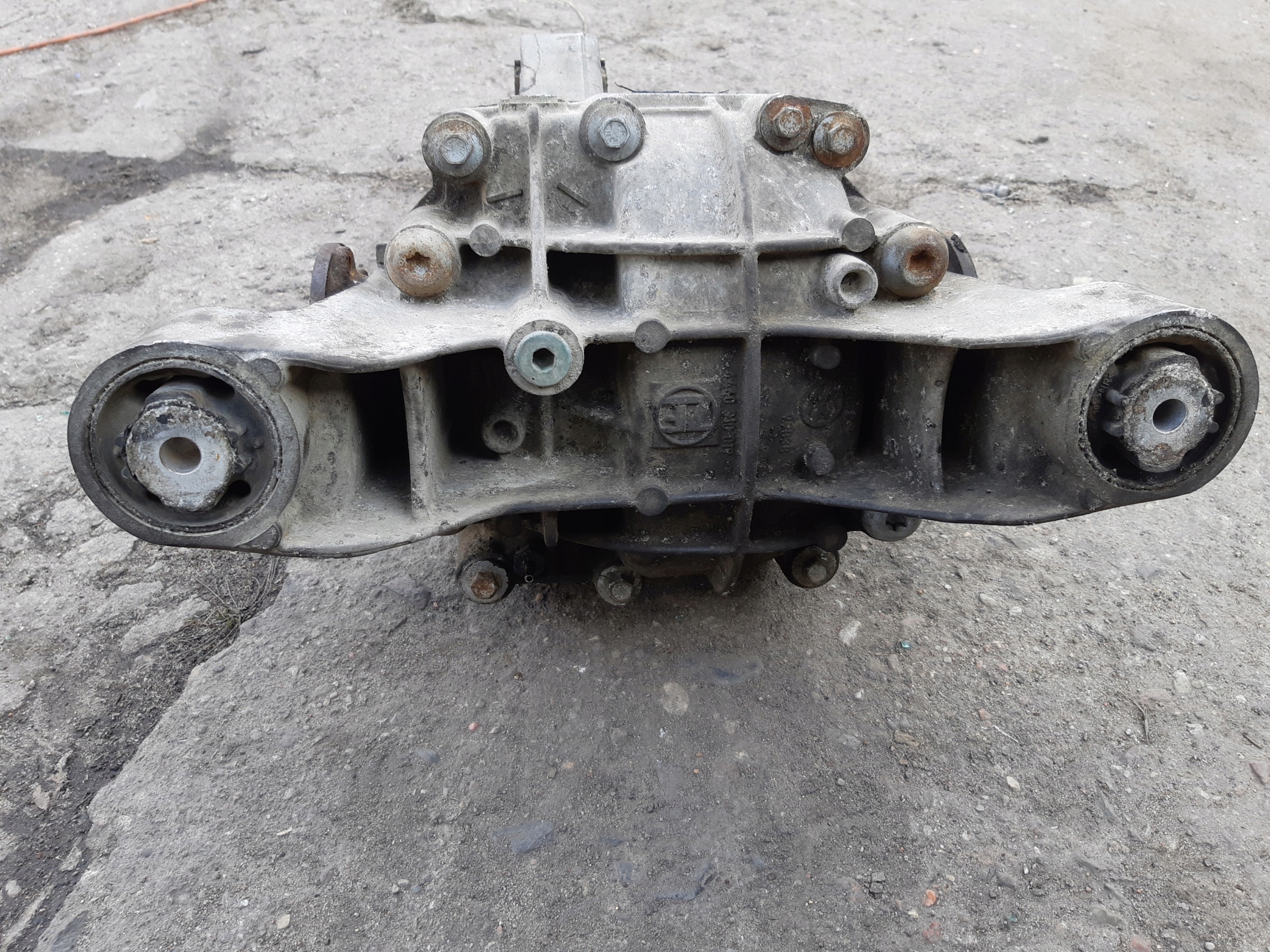 AUDI Q7 4L 3.0 TDI differential diff differential rear rear part 4460310019