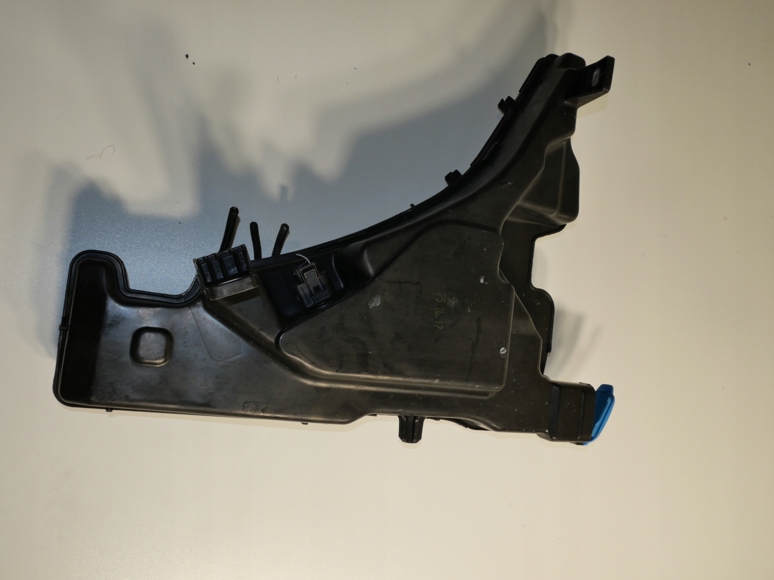 washer fluid tank AUDI A4 B9 8W0955451L