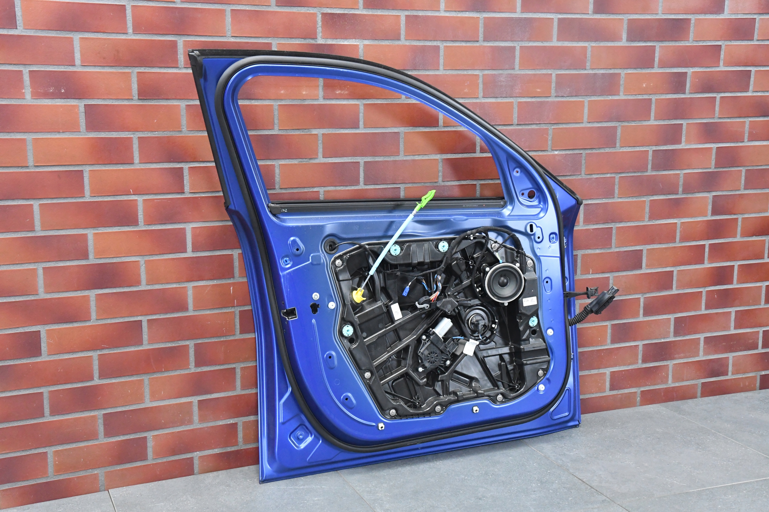 door left front front BMW X2 U10 C6R FROZEN PORTIMAO BLUE