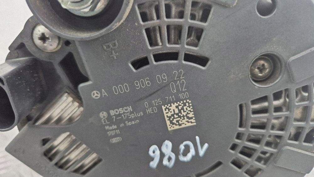 Mercedes C250 W205 Alternator A0009060922