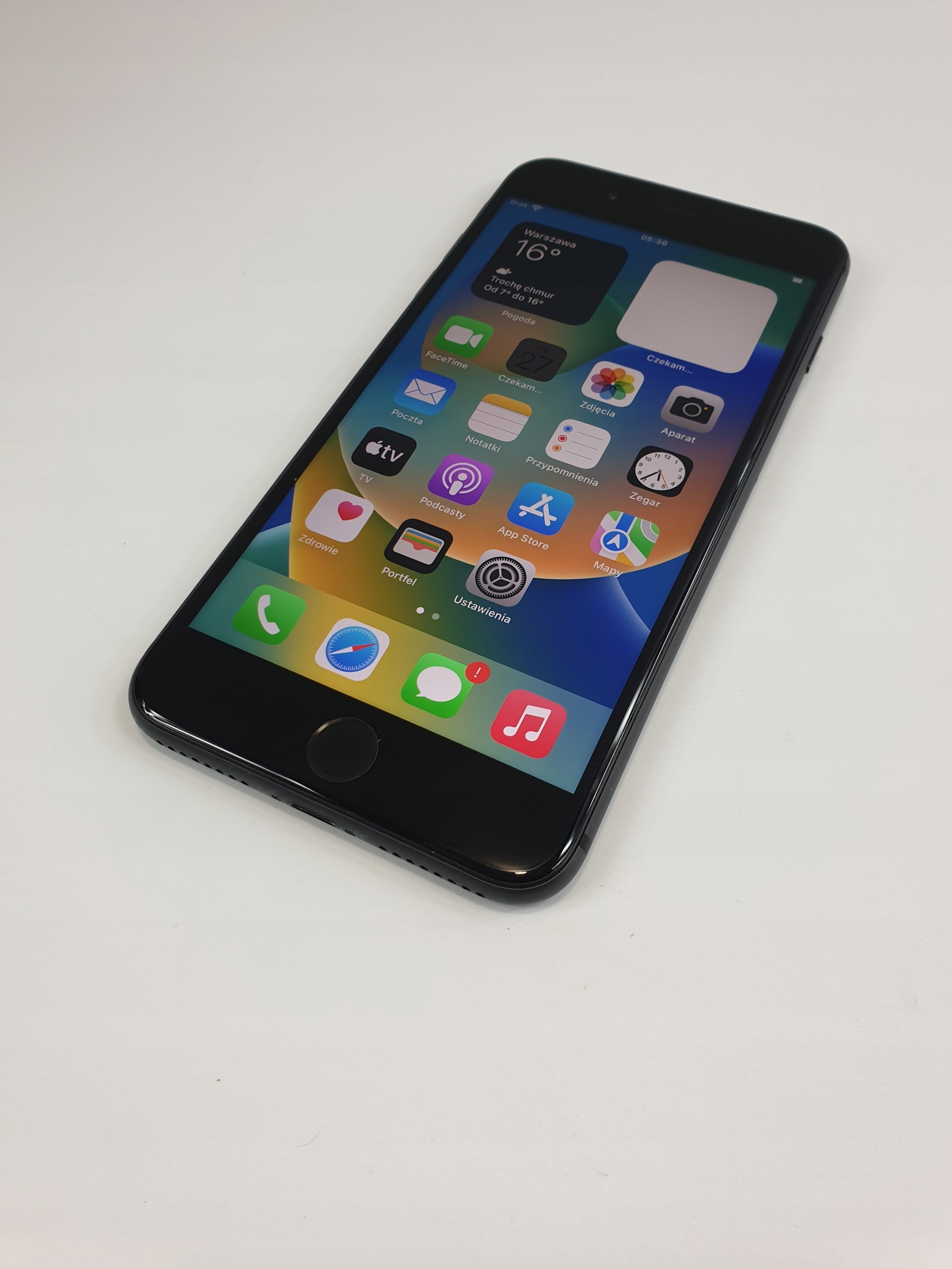 Apple iPhone 8 ブラック iPhone 8 czarny. Smartfon Apple refurbished | odnowiony