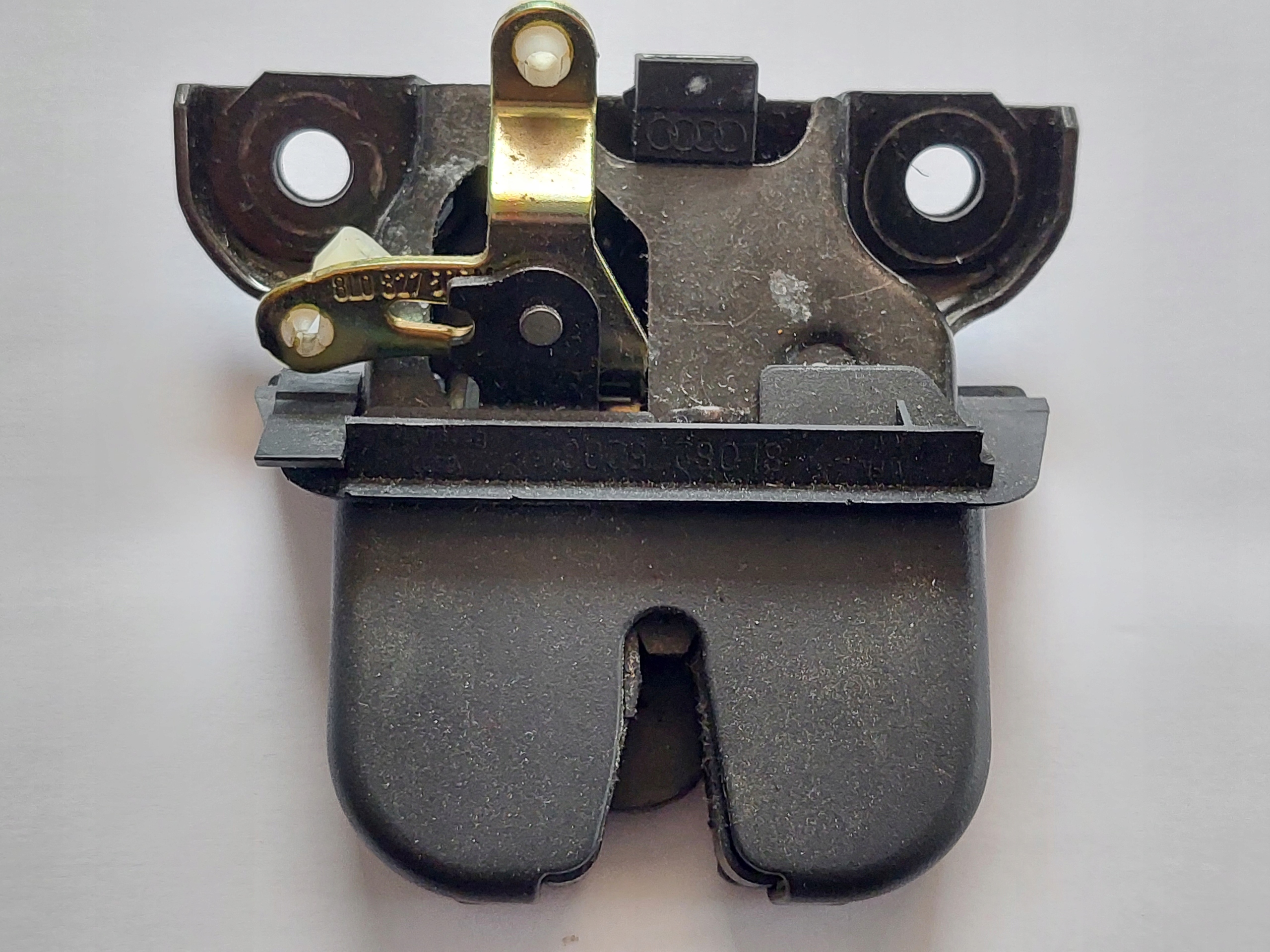 Замок двери багажника AUDI A3 8L LIFT 8L0827505M