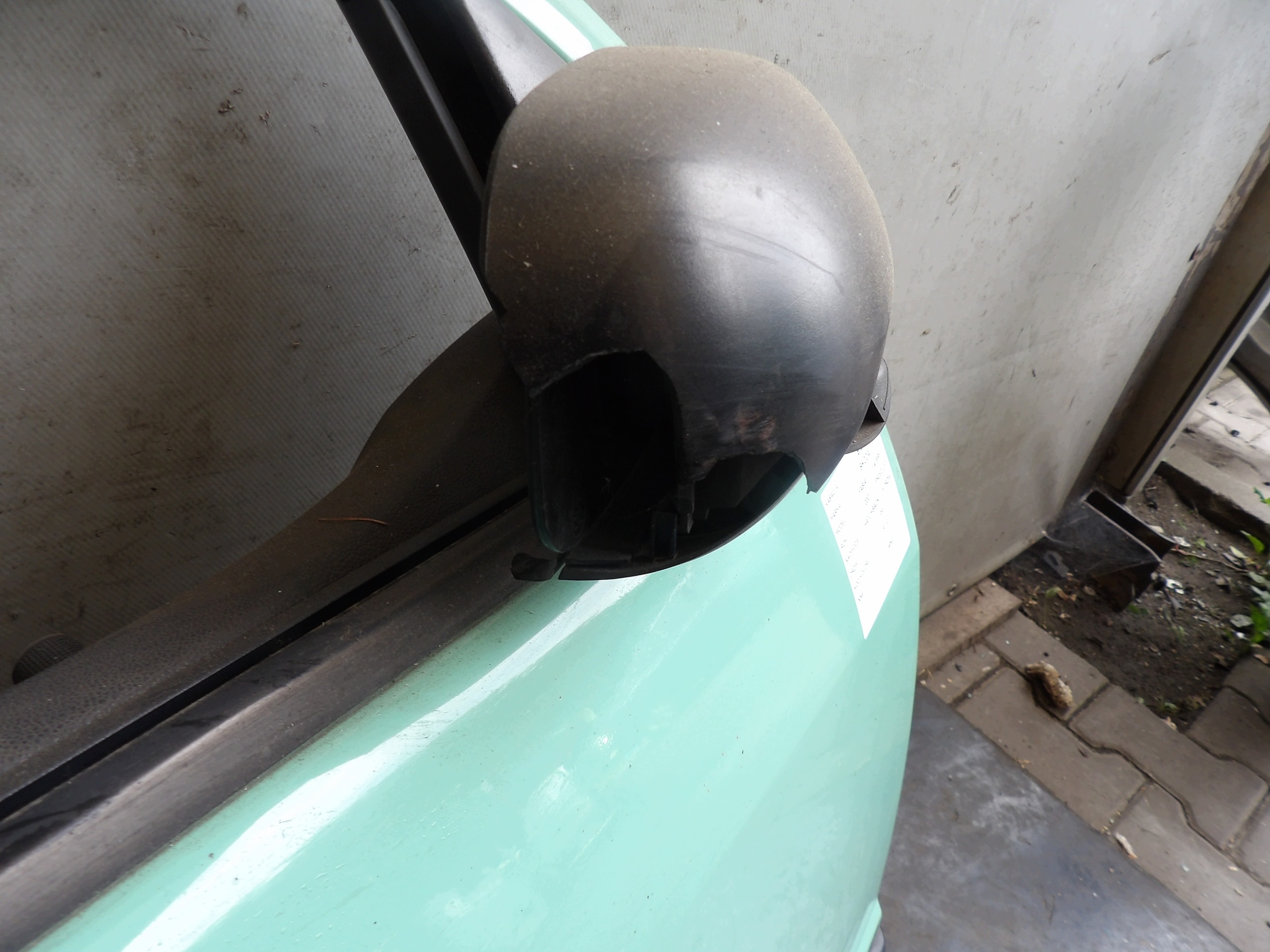 Skoda Fabia and door front right 5110