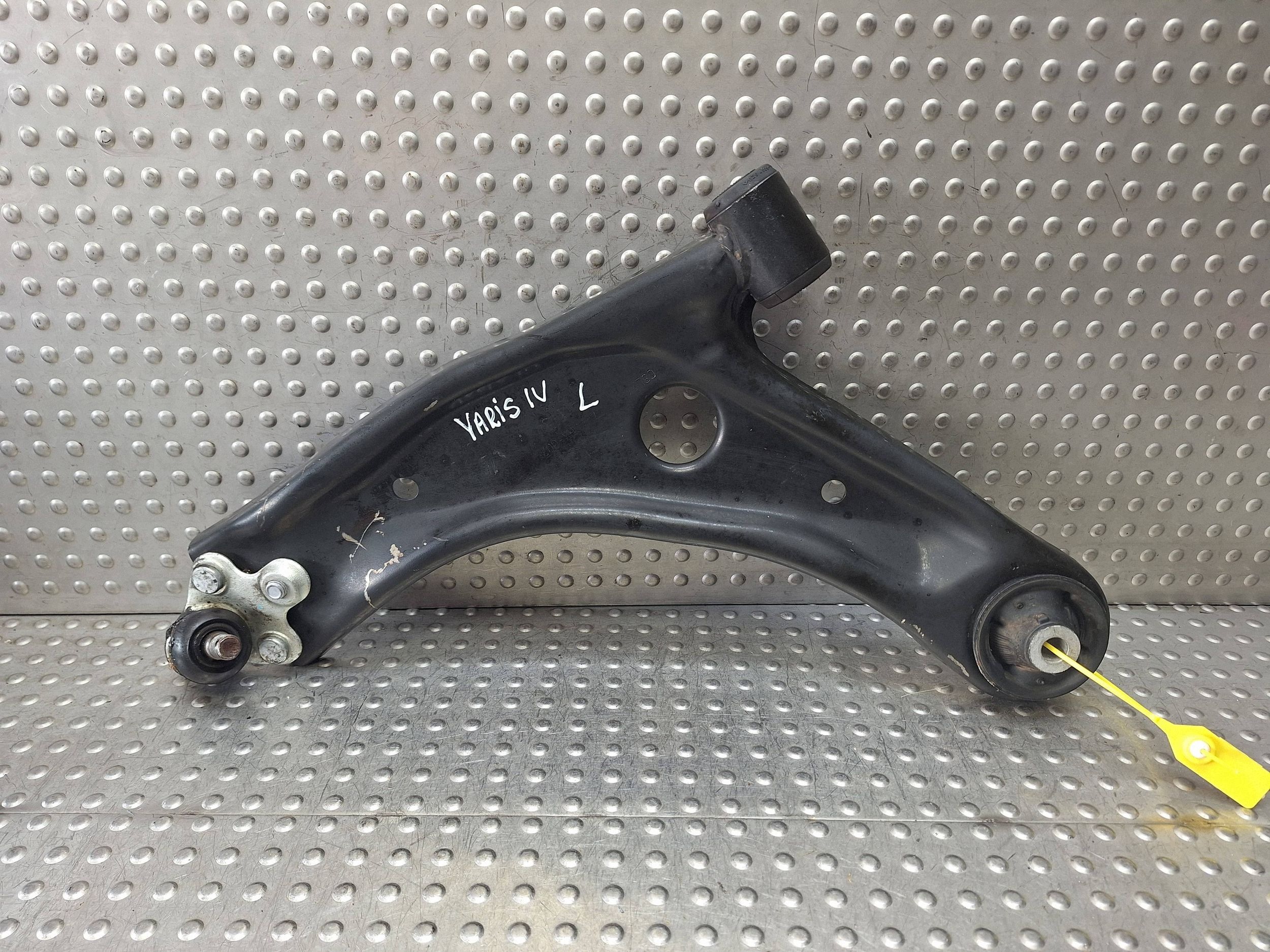 arm left front TOYOTA YARIS IV 20-26 48606-K0020