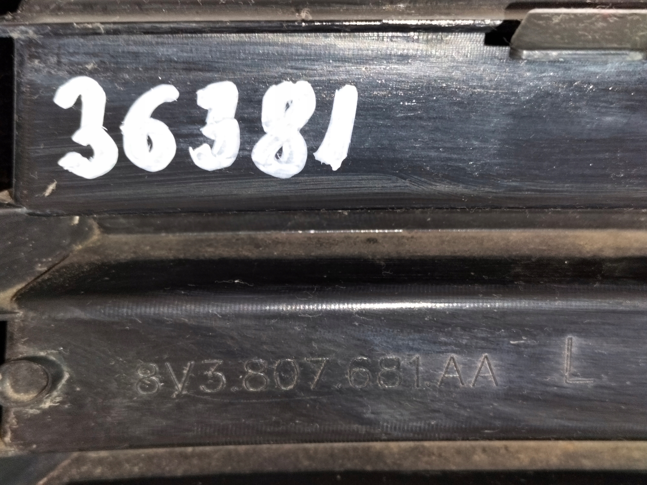 grille grid of a bumper front left AUDI A3 8V LIFT 16- HB