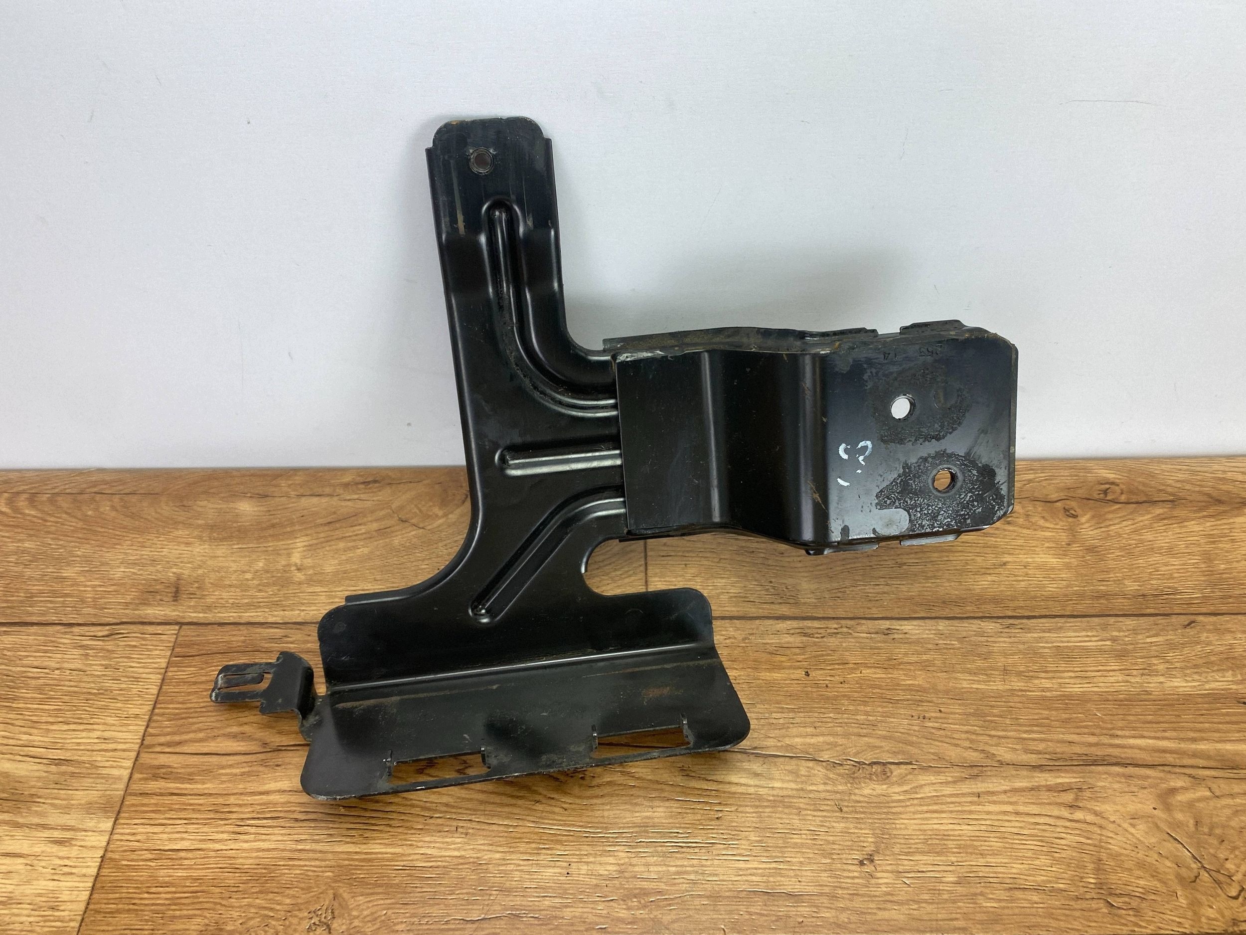 bracket holder komputera Cadillac Escalade IV 2015+
