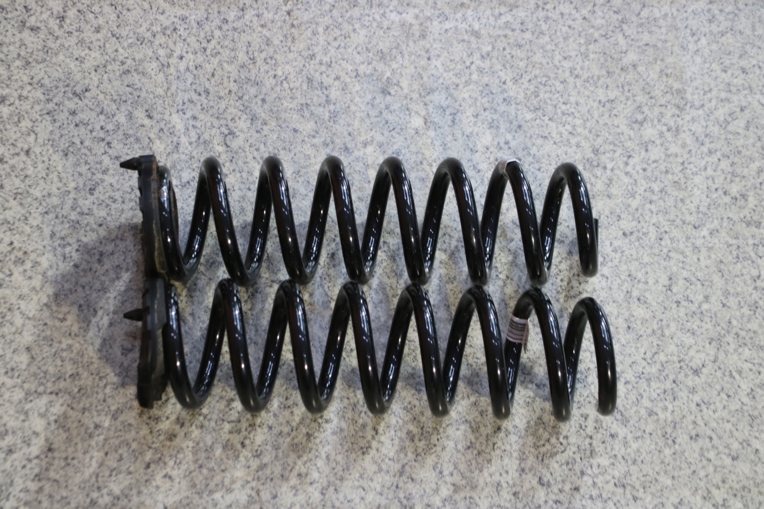 BMW G20 springs springing rear part rear. BC KOMPLET 6 km !!!