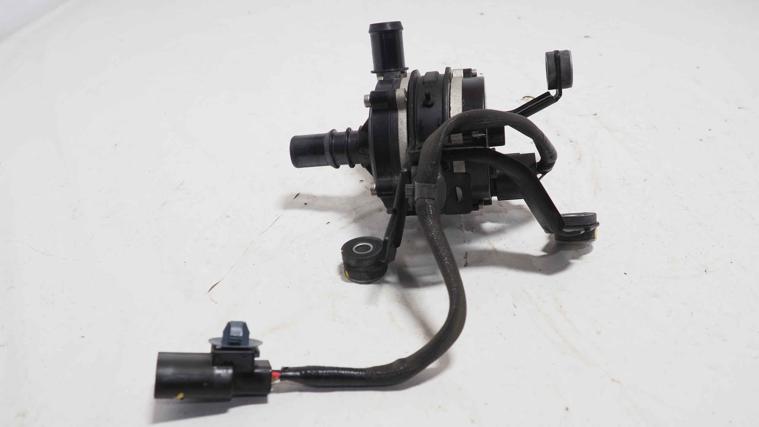 Hyundai Kia water pump 25100-03HZ1
