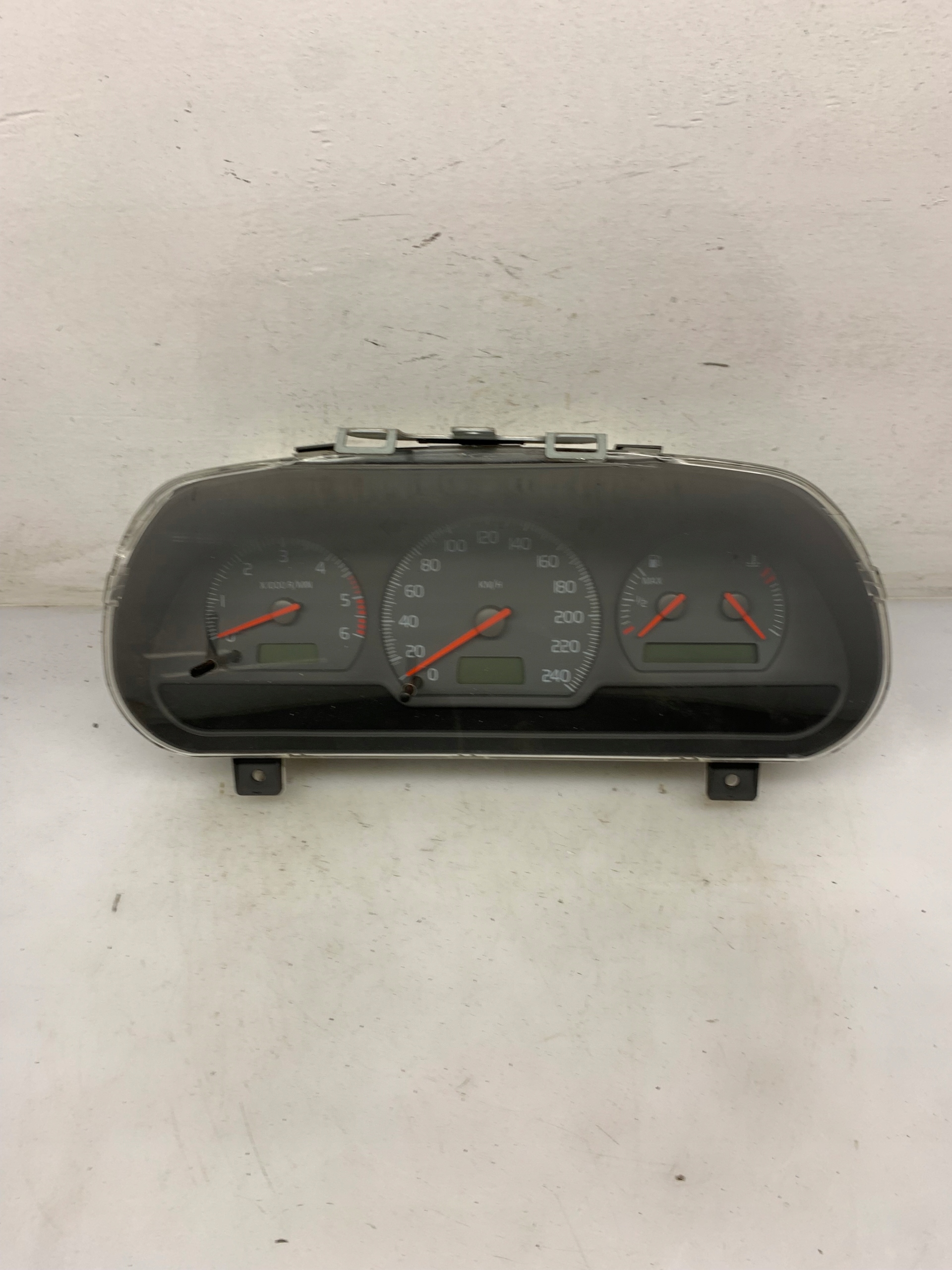 dials PREDKOSCIOMIERZ VOLVO V40 30889706/D