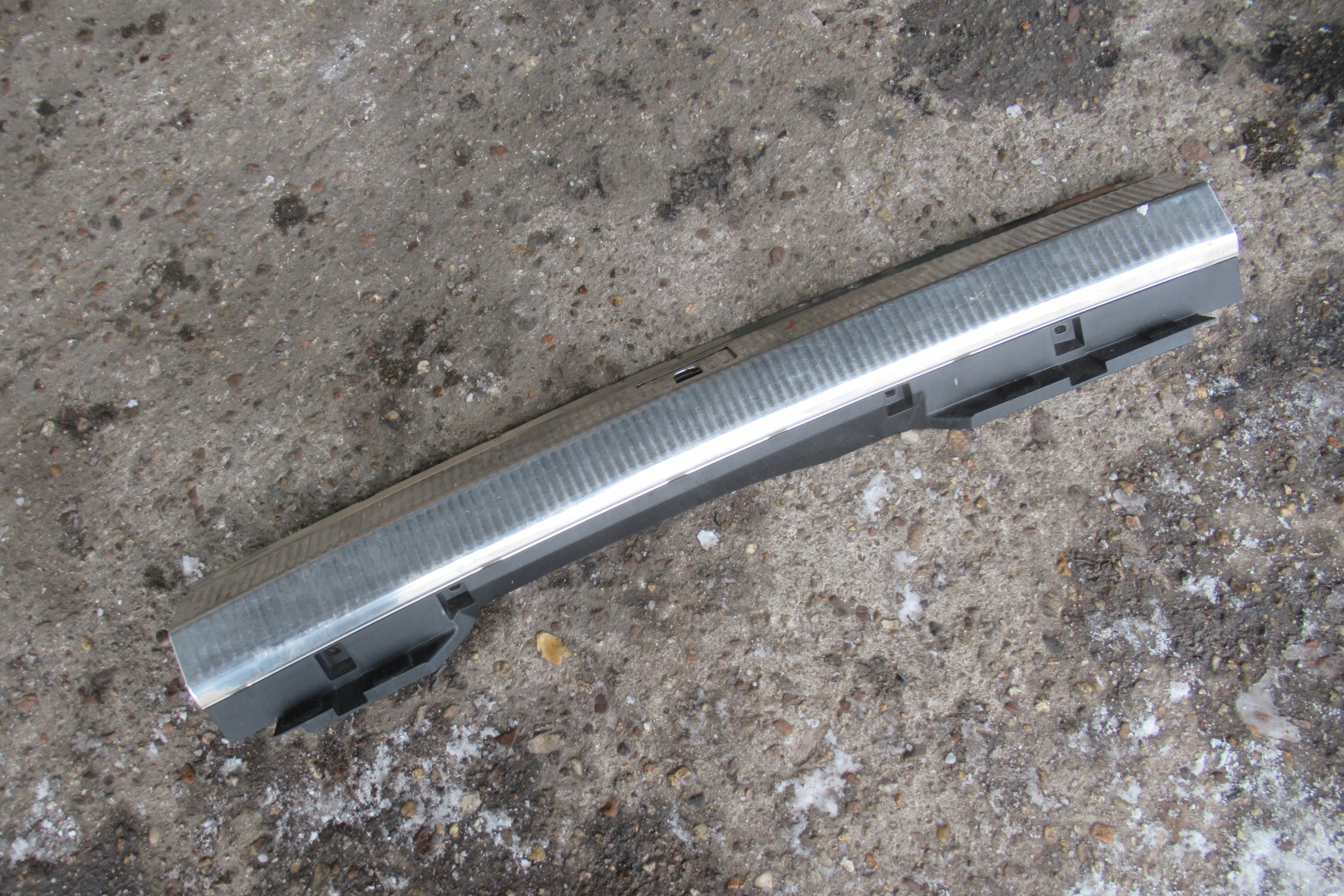AUDI A4 B8 FL 2.0 TFSI 14R cover supports boot 8K9864483C