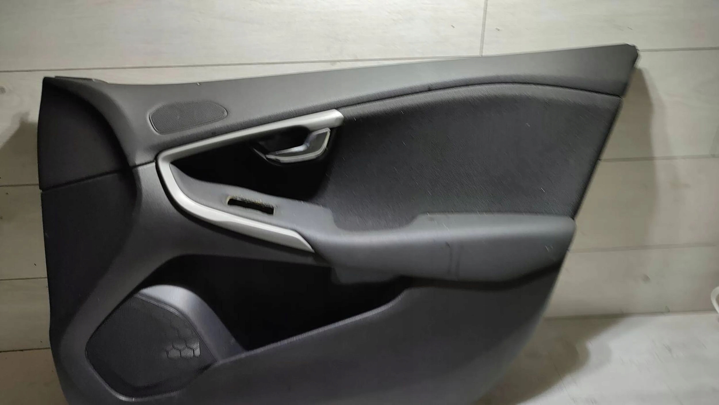 Volvo V40 2018 front side right side door