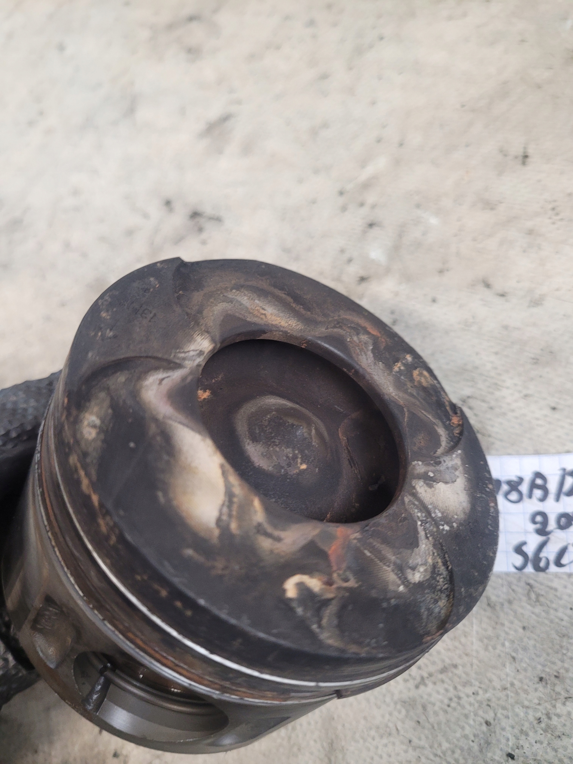 Piston 8857 + Bielle 611 MERCEDES W203 2.2CDI
