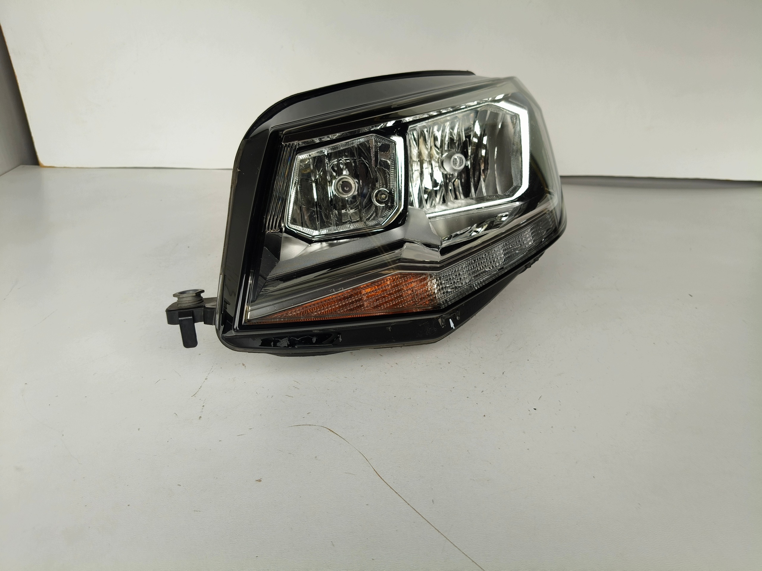 svetlo ľavá REFLEKTOR VW CADDY 2K 2K5 15- LED
