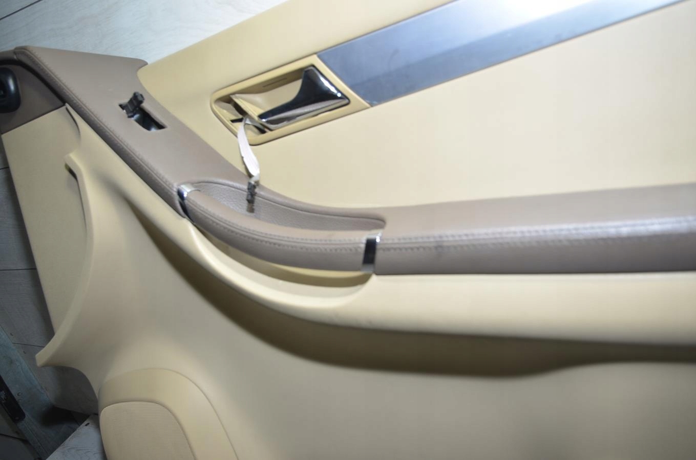 upholstery door right front Mercedes R-klasa W251