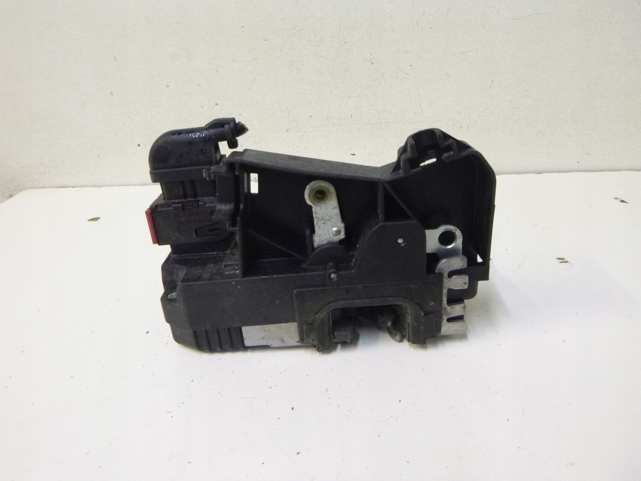 lock front left Opel Zafira A Lift 2004