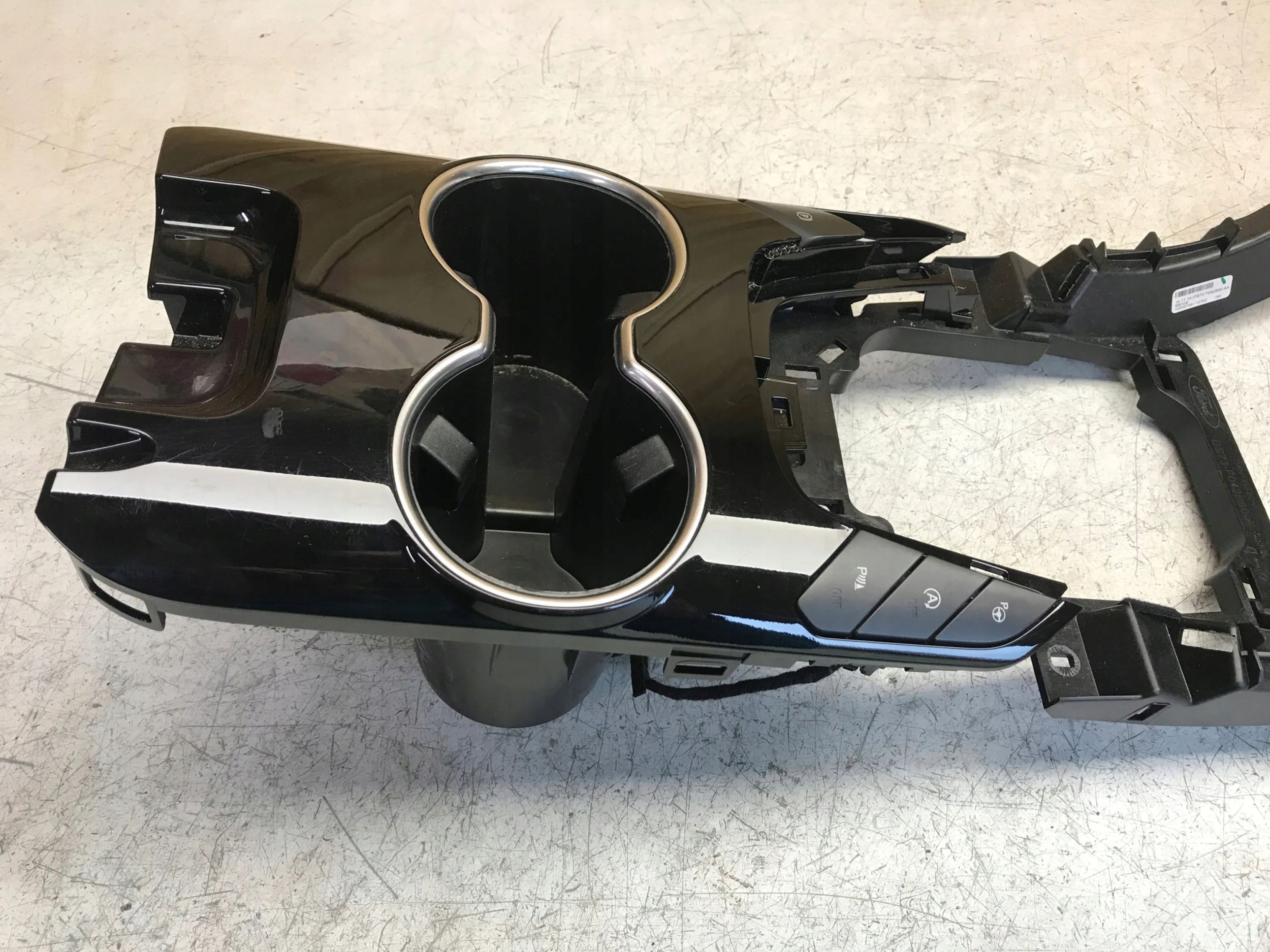 MONDEO MK5 DEKOR TUNEL central for KUBKI DS73-F042B60-A