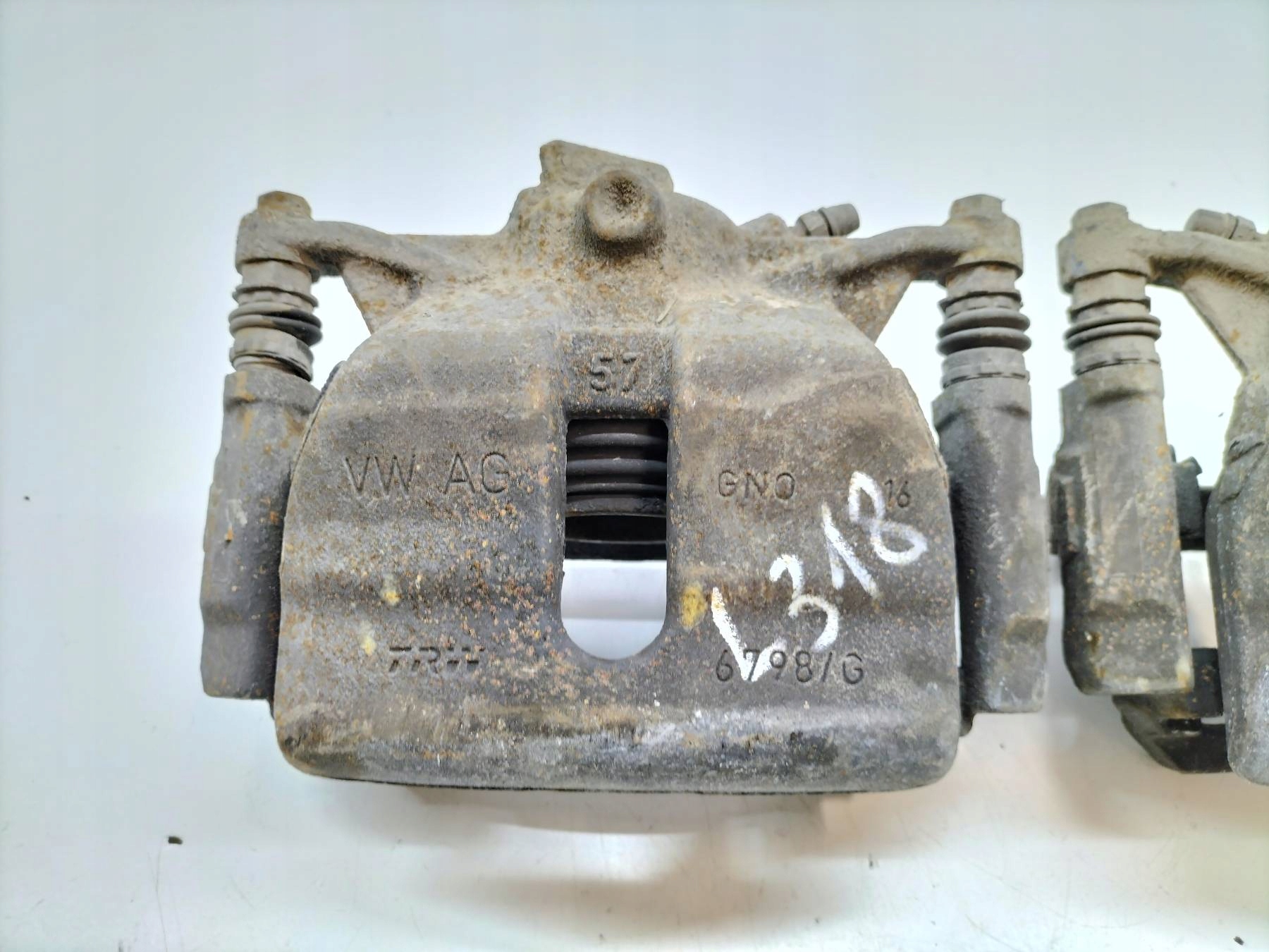 caliper brake right left front KPL 2.0 TSI 190 KM Skoda Superb III