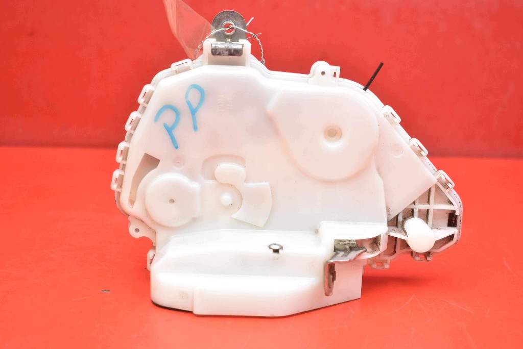 lock door right front front EU 72111-SMG-G0 HONDA CIVIC 8 VIII 5D HB