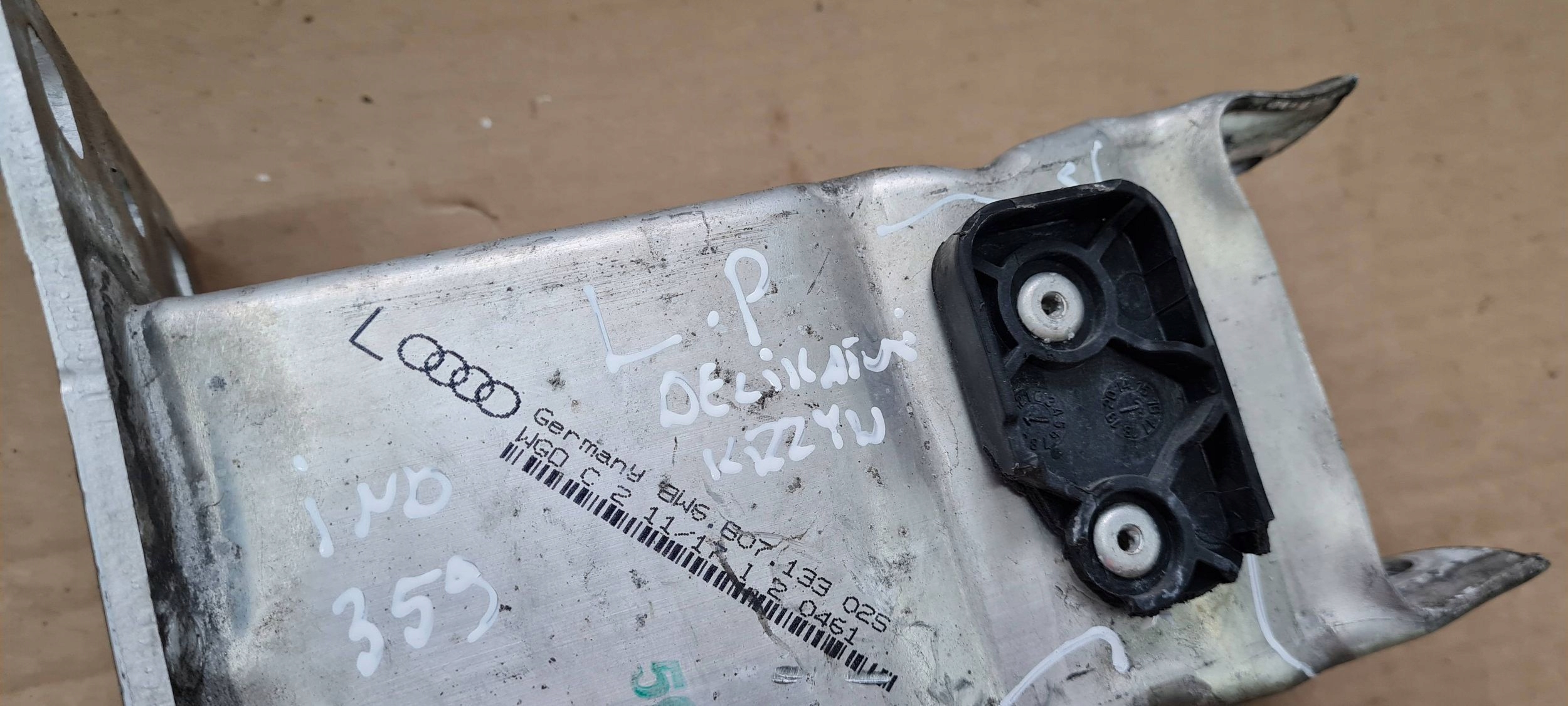A5 8W AUDI beam tip left siders front 8W6807133025