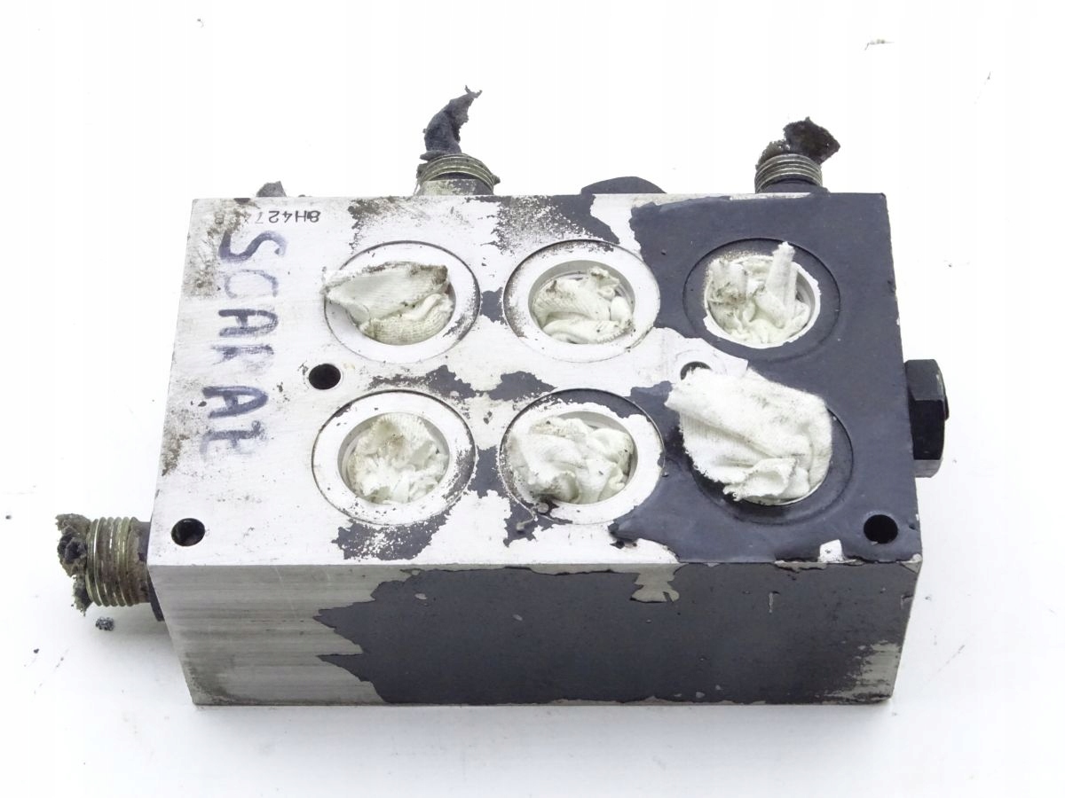 ГИДРАВЛИЧЕСКИЙ РАСПРЕДЕЛИТЕЛЬНЫЙ КЛАПАН STERLING 8F4772B