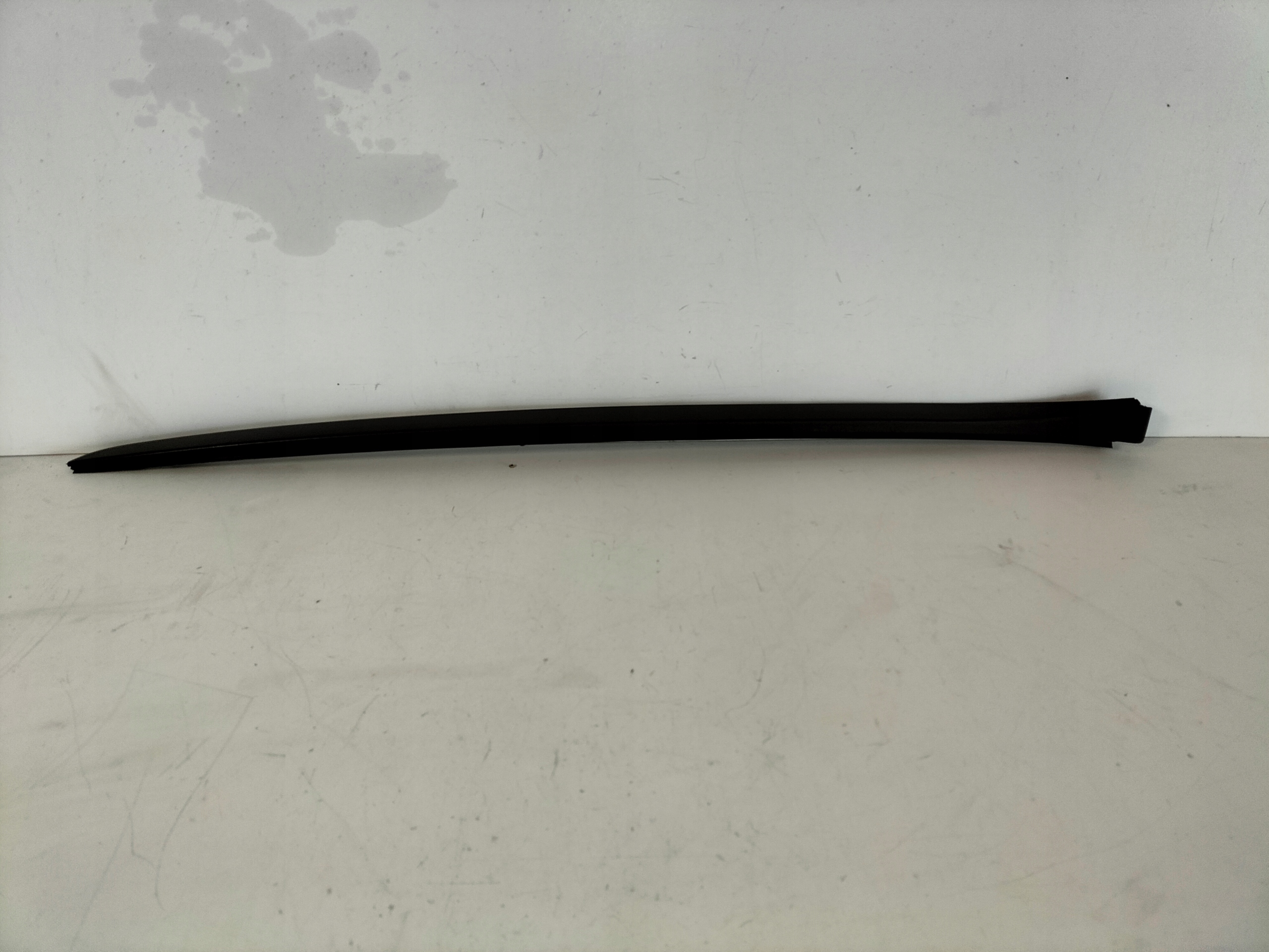 moulding windows przedniej czolowej left vertical KIA PROCEED PRO CEED III 19