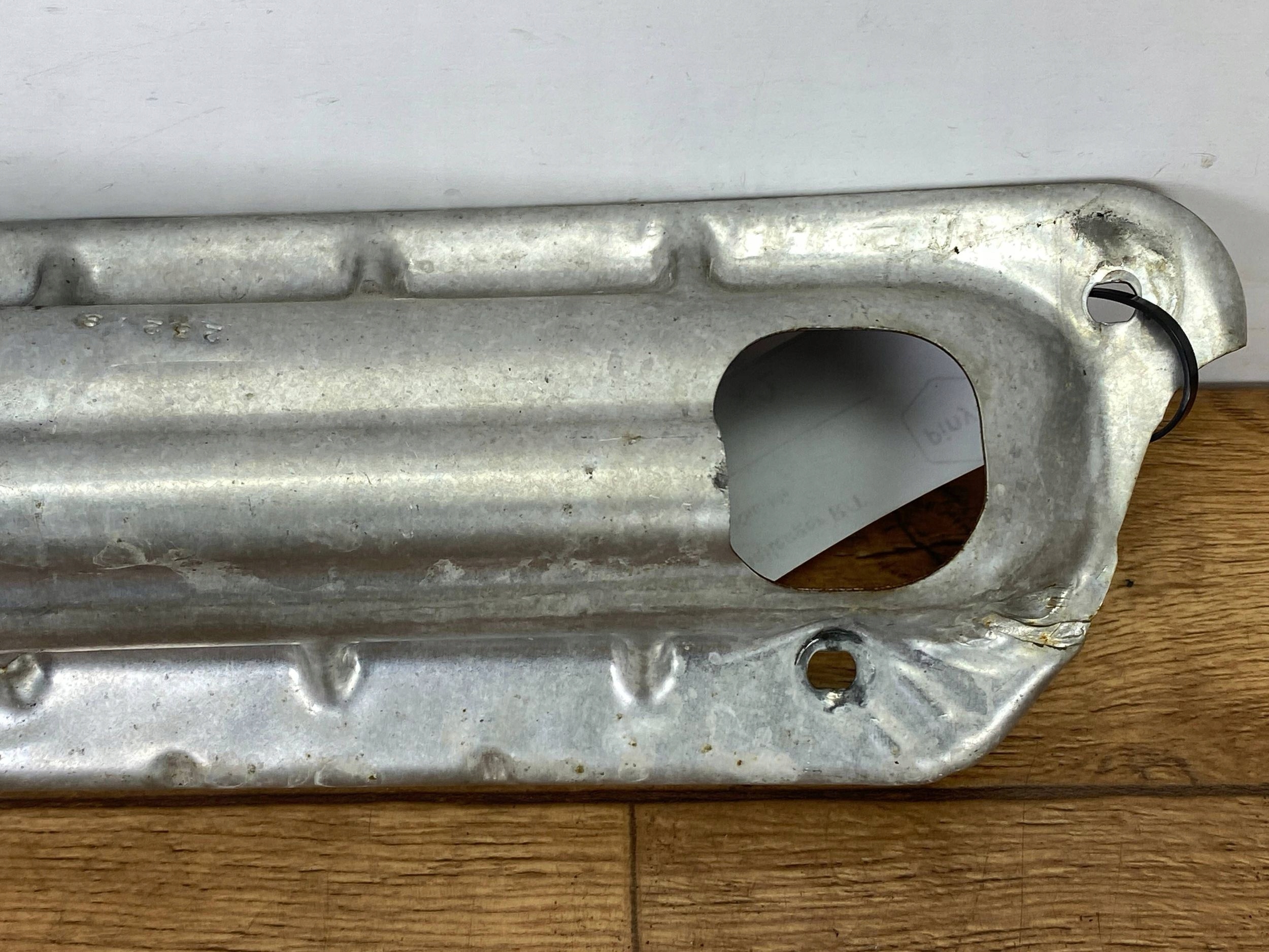 Blende Abdeckung termiczna des Abgaskrümmers 5.7 HEMI Dodge Challenger 2015+