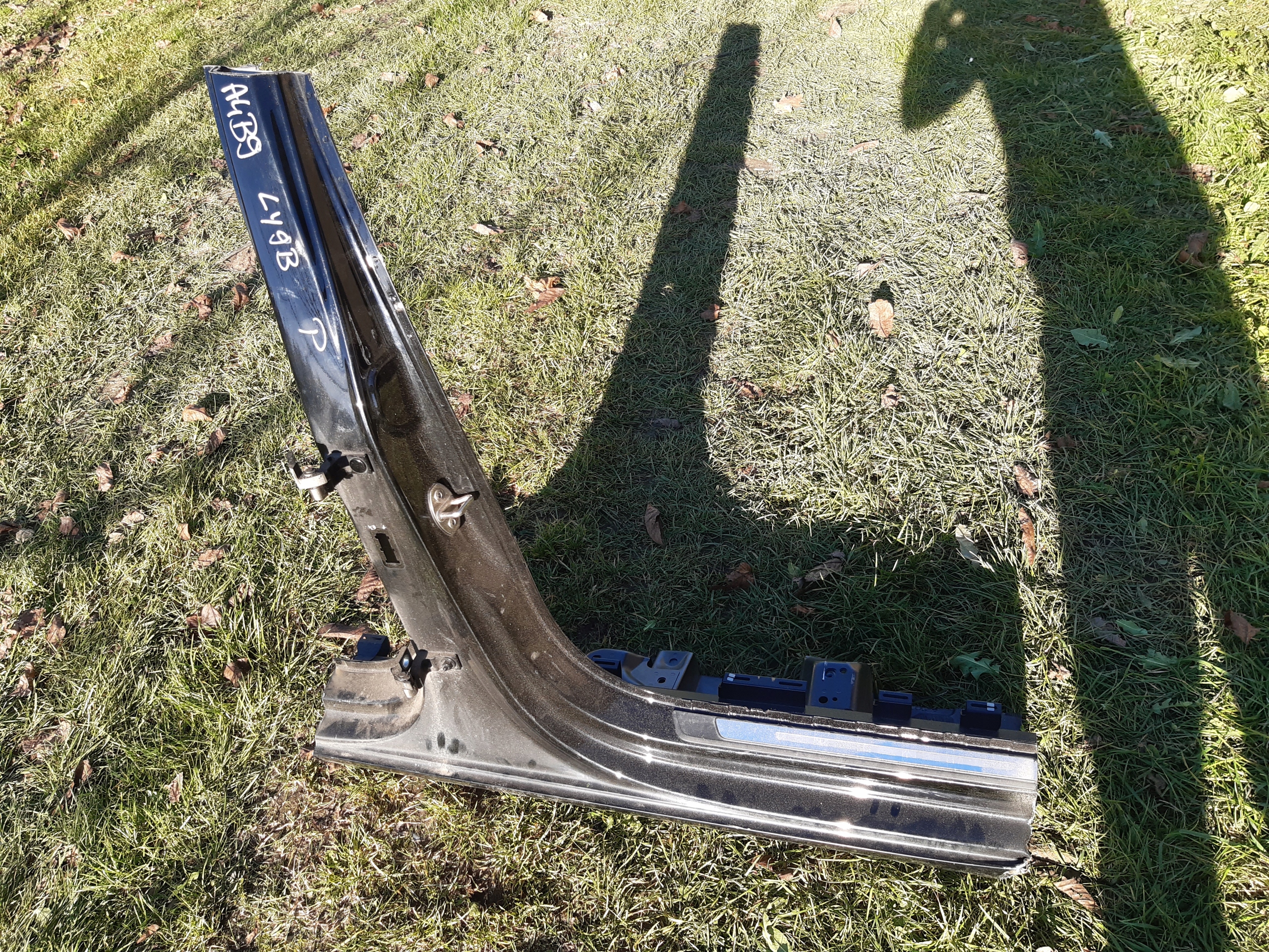 pillar threshold right Audi A4 B9 2015r